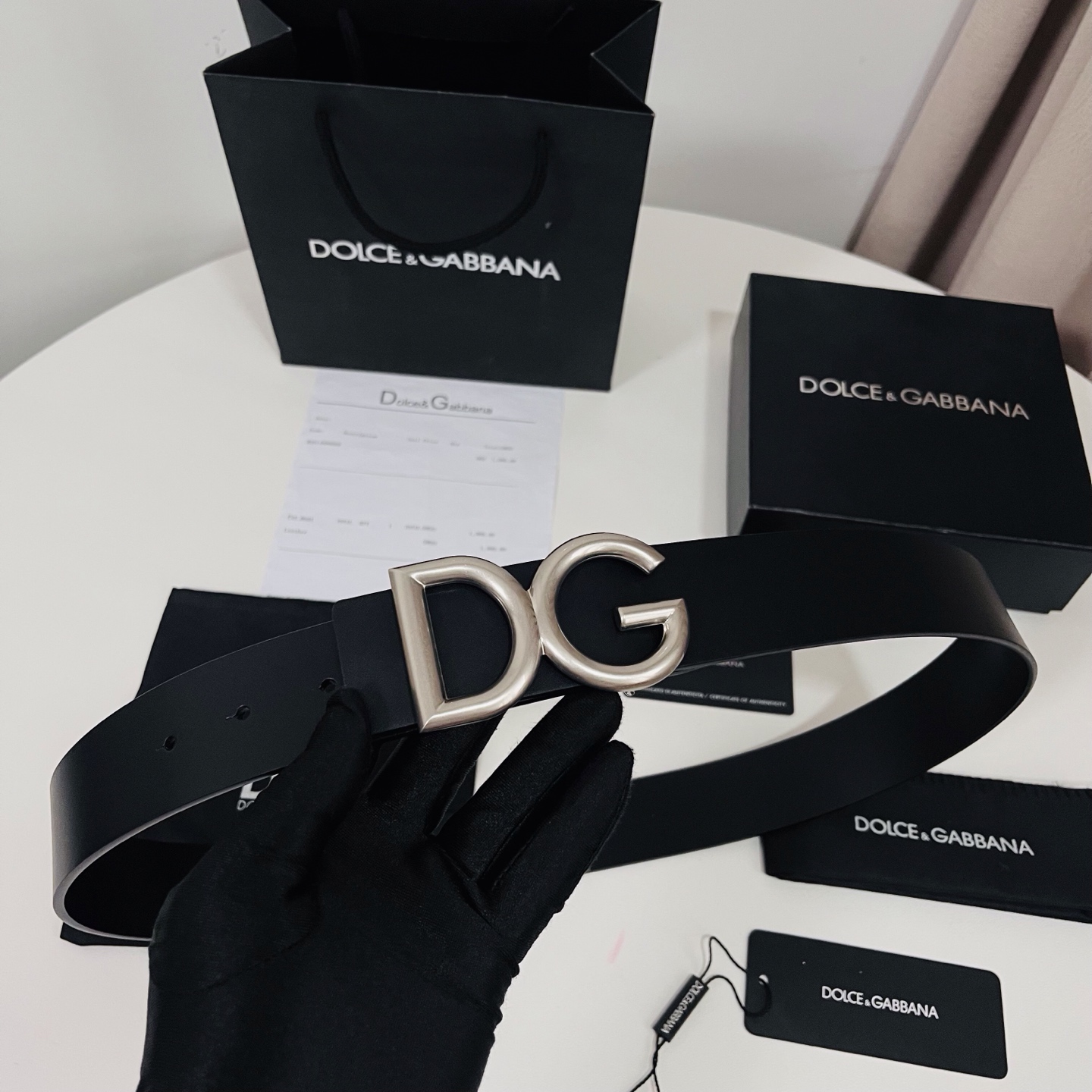 Dolce&Gabbana 新款 金色电镀金属徽标搭扣•搭扣下方设有点扣• 无镍搭扣与配件• 意大利制造