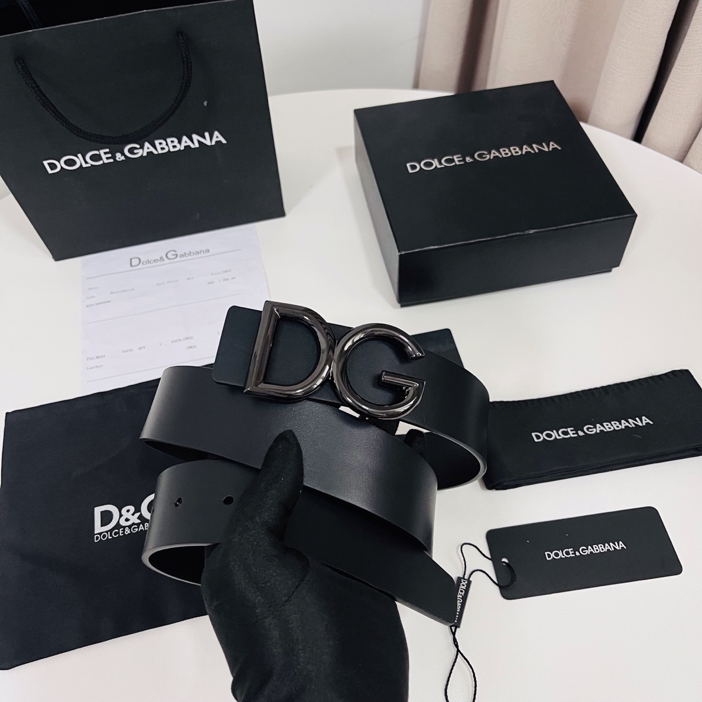 Dolce&Gabbana 新款 金色电镀金属徽标搭扣•搭扣下方设有点扣• 无镍搭扣与配件• 意大利制造