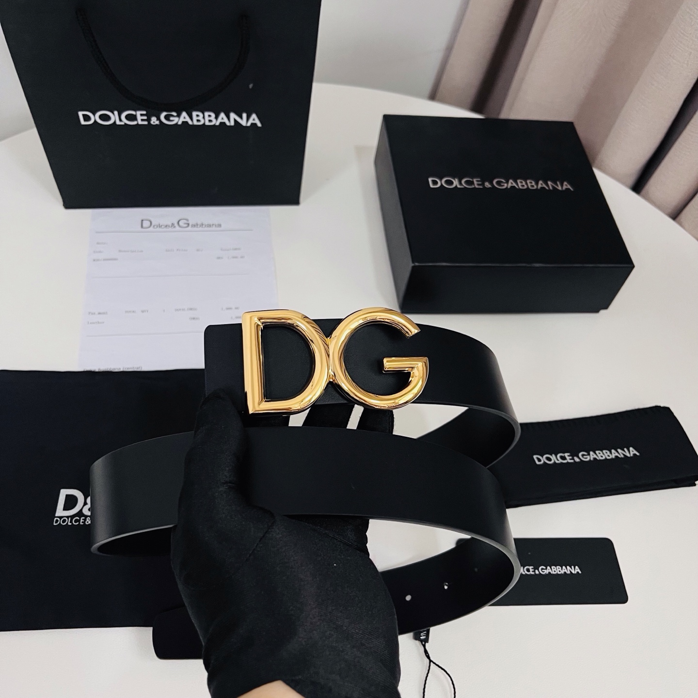 Dolce&Gabbana 新款 金色电镀金属徽标搭扣•搭扣下方设有点扣• 无镍搭扣与配件• 意大利制造