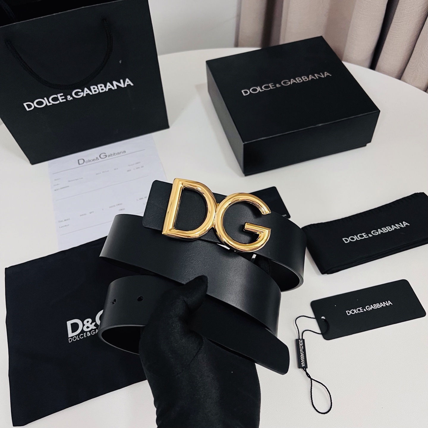 Dolce&Gabbana 新款 金色电镀金属徽标搭扣•搭扣下方设有点扣• 无镍搭扣与配件• 意大利制造