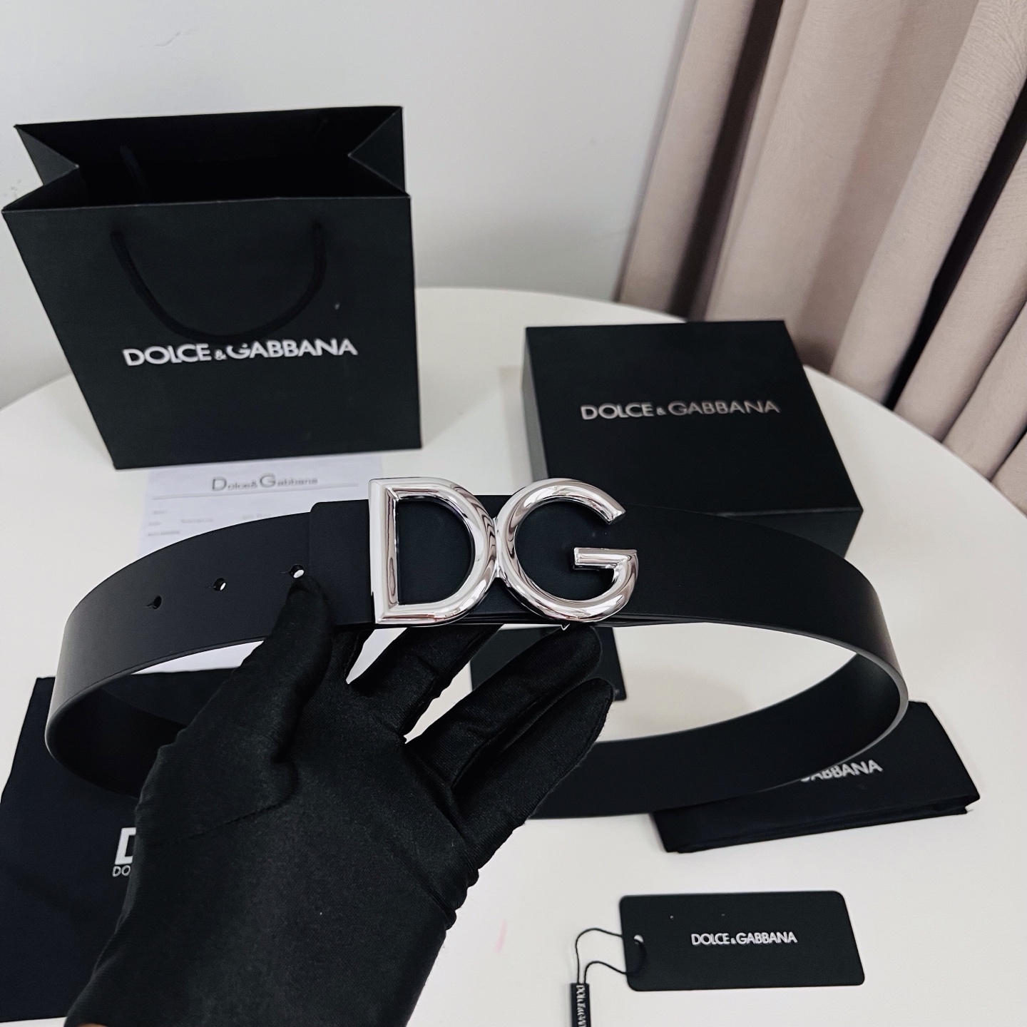 Dolce&Gabbana 新款 金色电镀金属徽标搭扣•搭扣下方设有点扣• 无镍搭扣与配件• 意大利制造