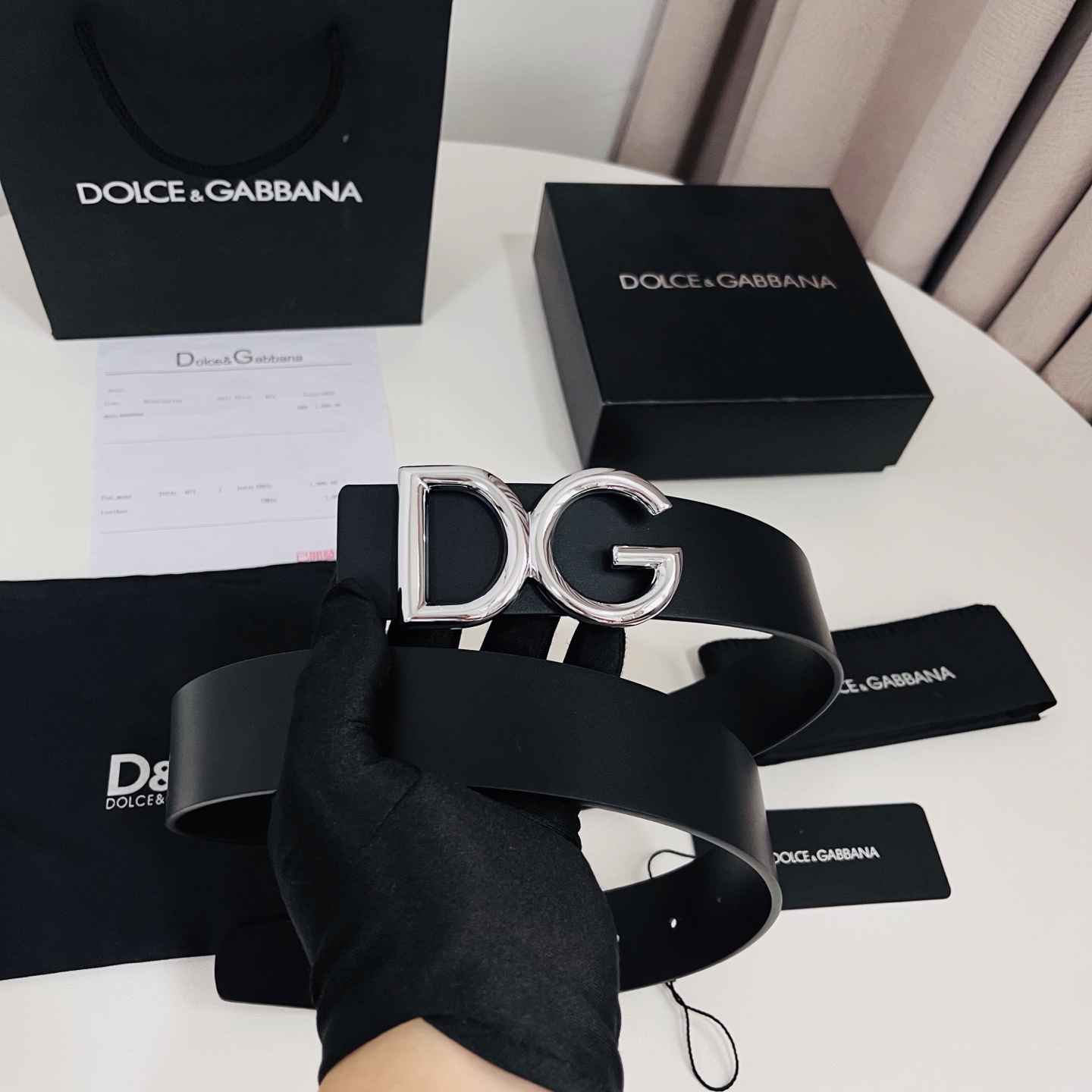 Dolce&Gabbana 新款 金色电镀金属徽标搭扣•搭扣下方设有点扣• 无镍搭扣与配件• 意大利制造