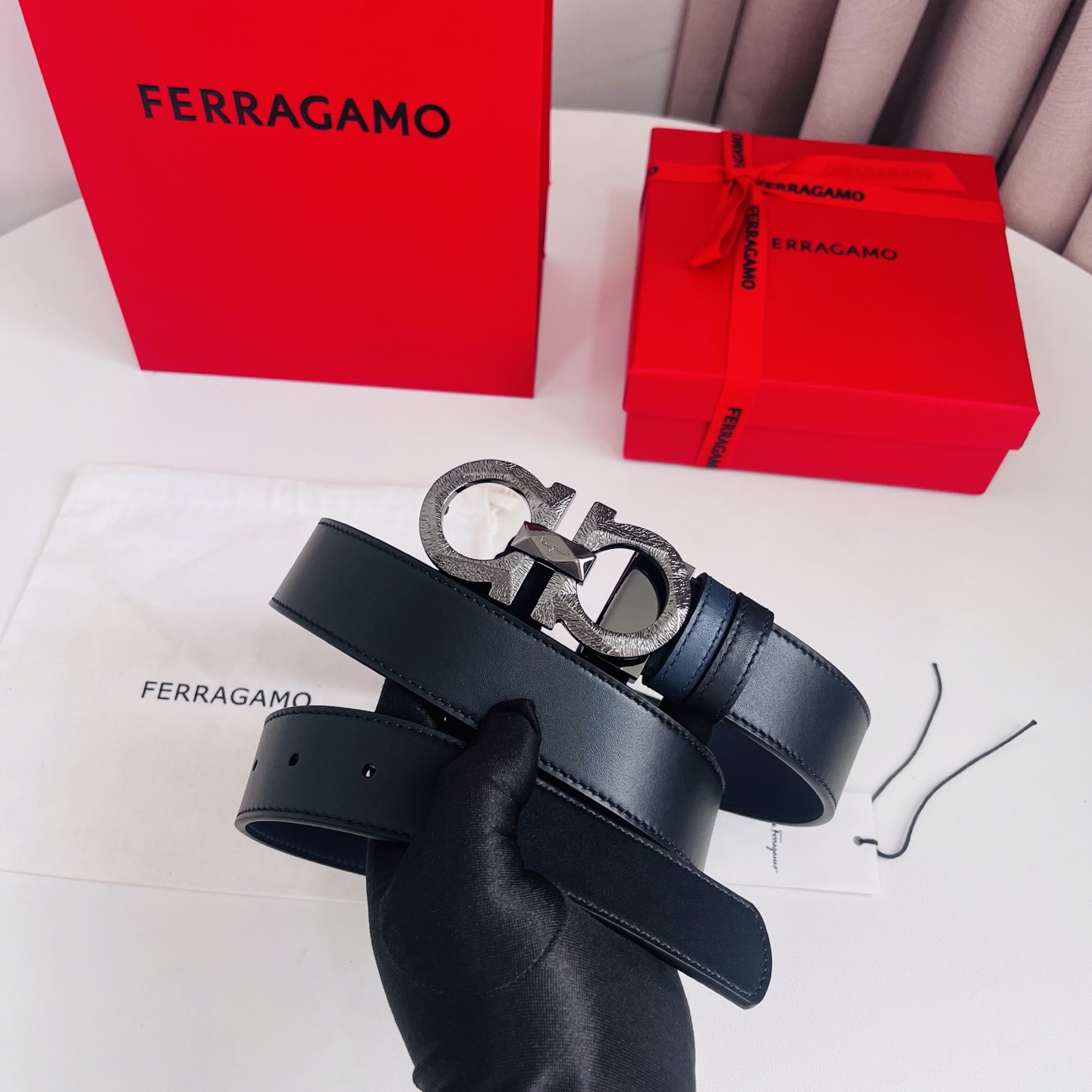 Ferragamo，菲拉格慕 ，宽度3.5cm 高级定制款男士皮带 黑兰双面进口牛皮 可双面使用 自行选