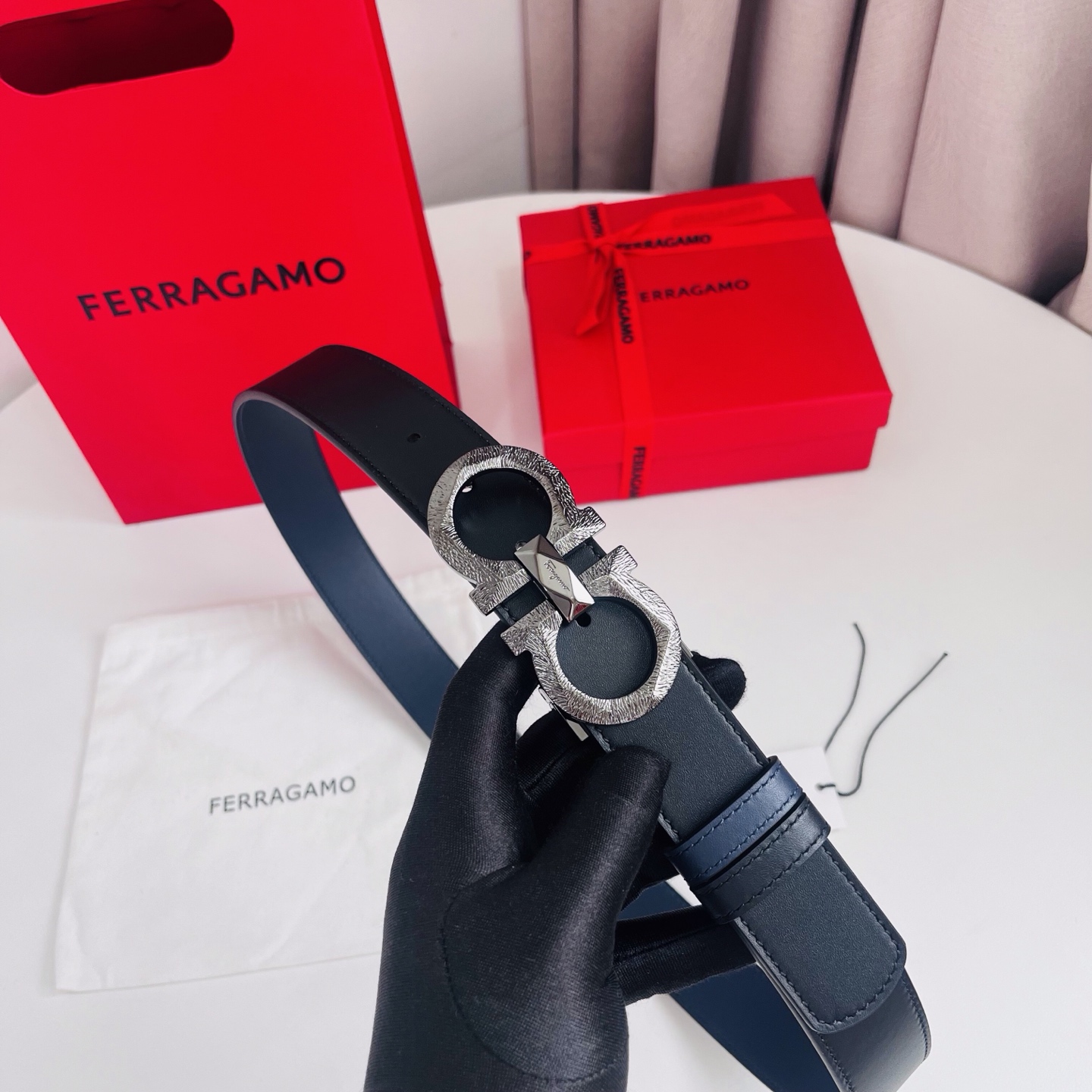 Ferragamo，菲拉格慕 ，宽度3.5cm 高级定制款男士皮带 黑兰双面进口牛皮 可双面使用 自行选