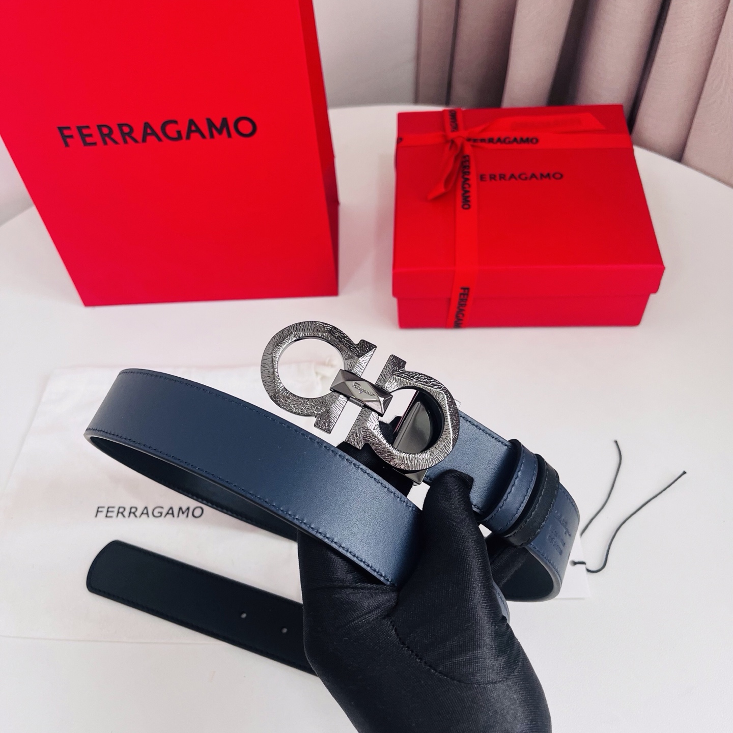 Ferragamo，菲拉格慕 ，宽度3.5cm 高级定制款男士皮带 黑兰双面进口牛皮 可双面使用 自行选