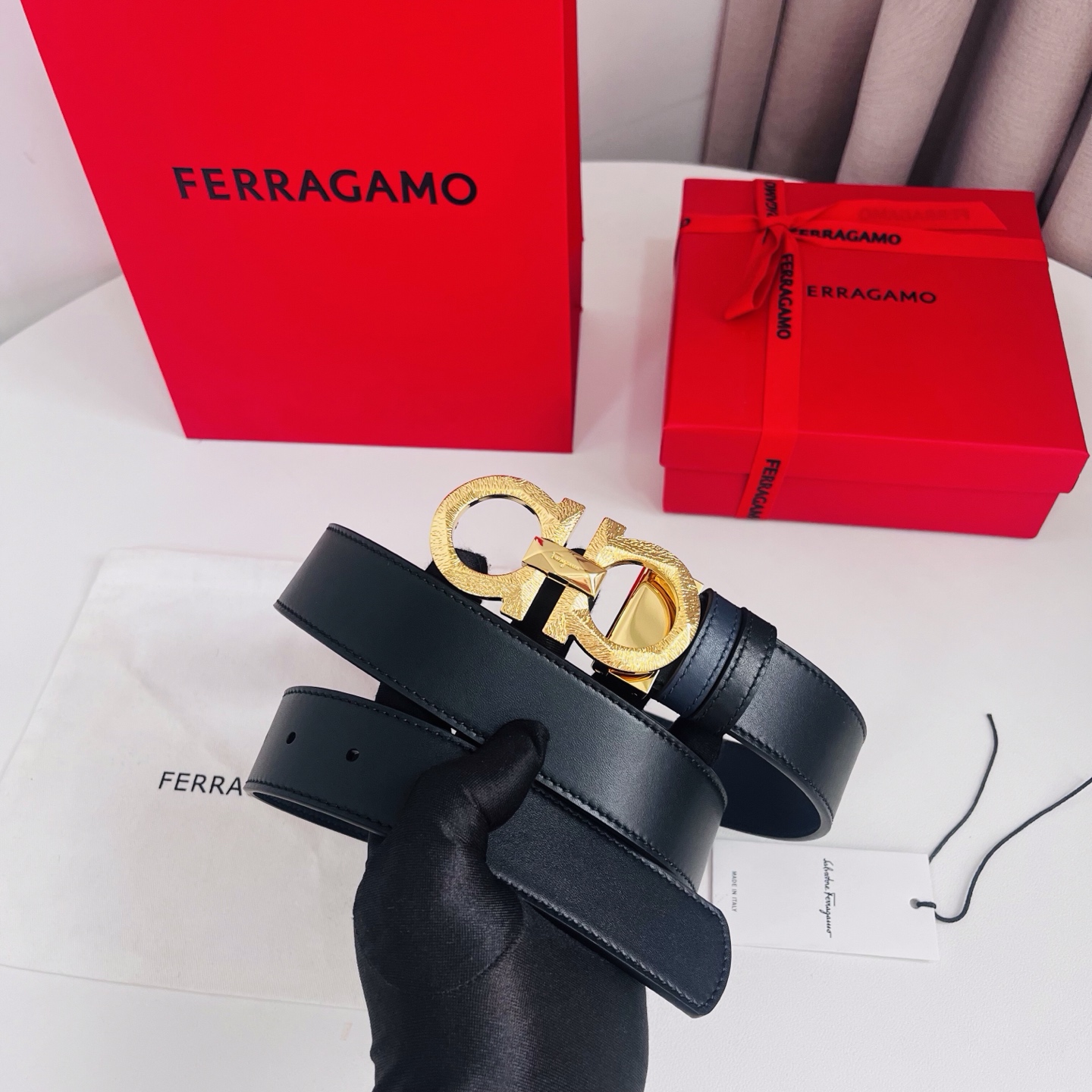 Ferragamo，菲拉格慕 ，宽度3.5cm 高级定制款男士皮带 黑兰双面进口牛皮 可双面使用 自行选