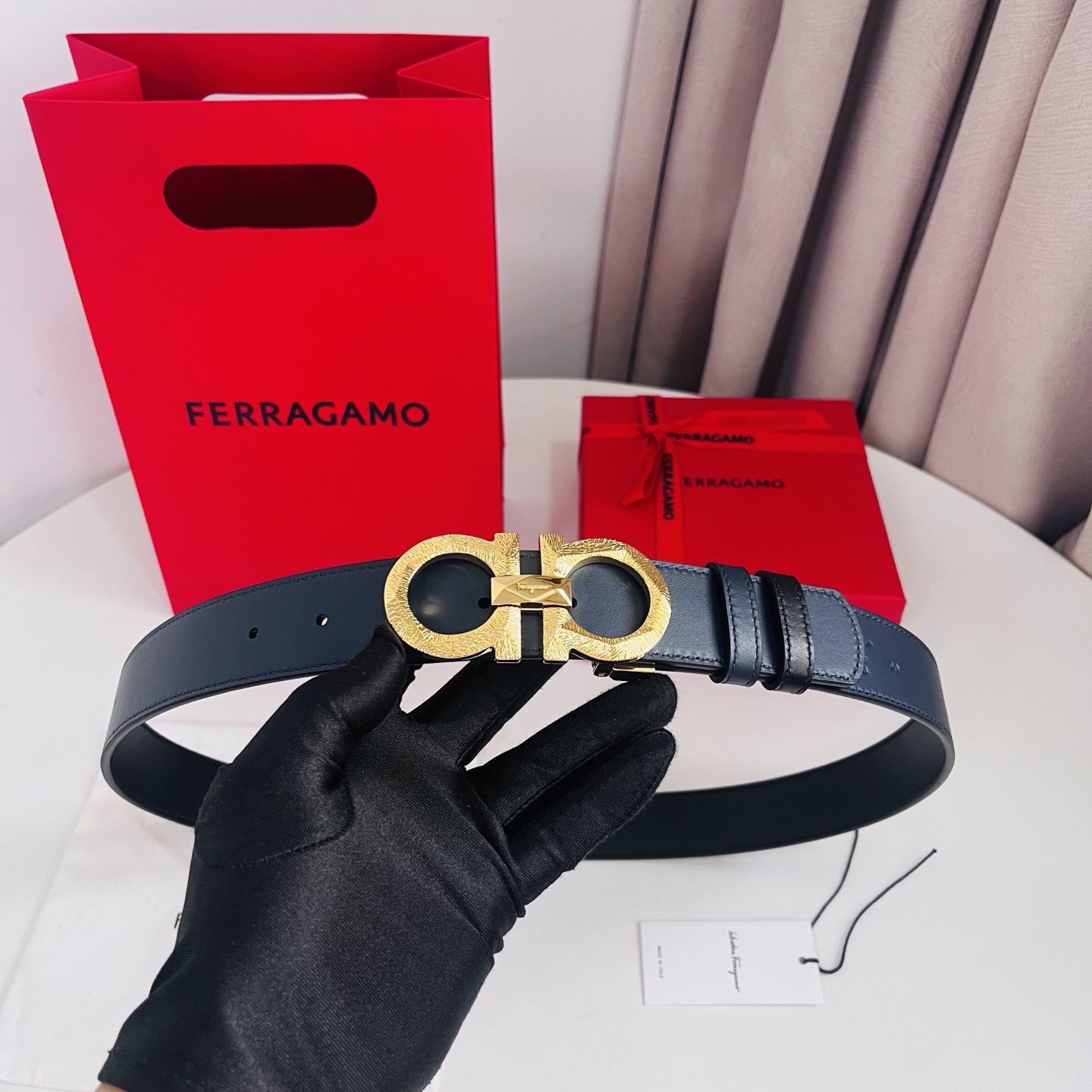 Ferragamo，菲拉格慕 ，宽度3.5cm 高级定制款男士皮带 黑兰双面进口牛皮 可双面使用 自行选
