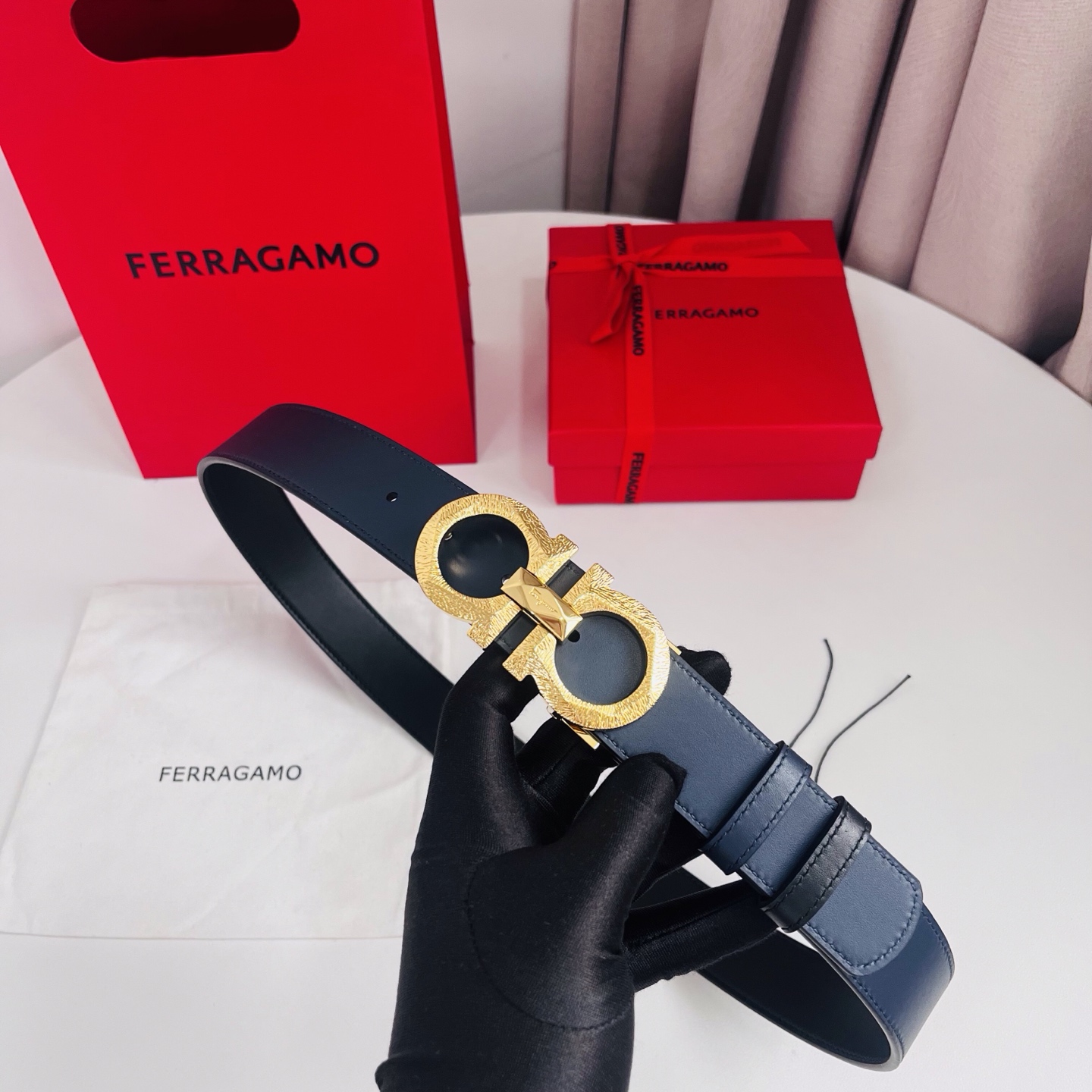 Ferragamo，菲拉格慕 ，宽度3.5cm 高级定制款男士皮带 黑兰双面进口牛皮 可双面使用 自行选