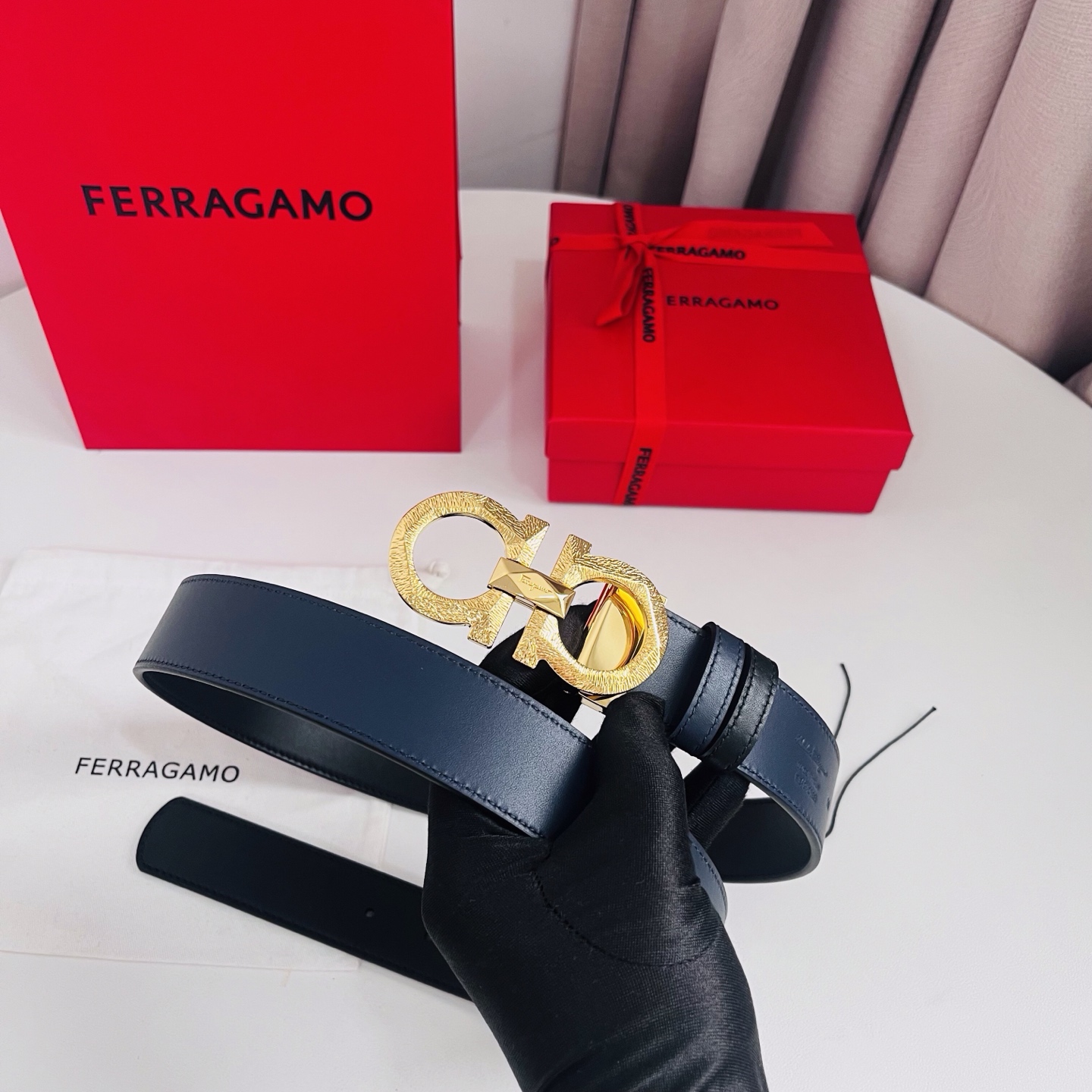 Ferragamo，菲拉格慕 ，宽度3.5cm 高级定制款男士皮带 黑兰双面进口牛皮 可双面使用 自行选