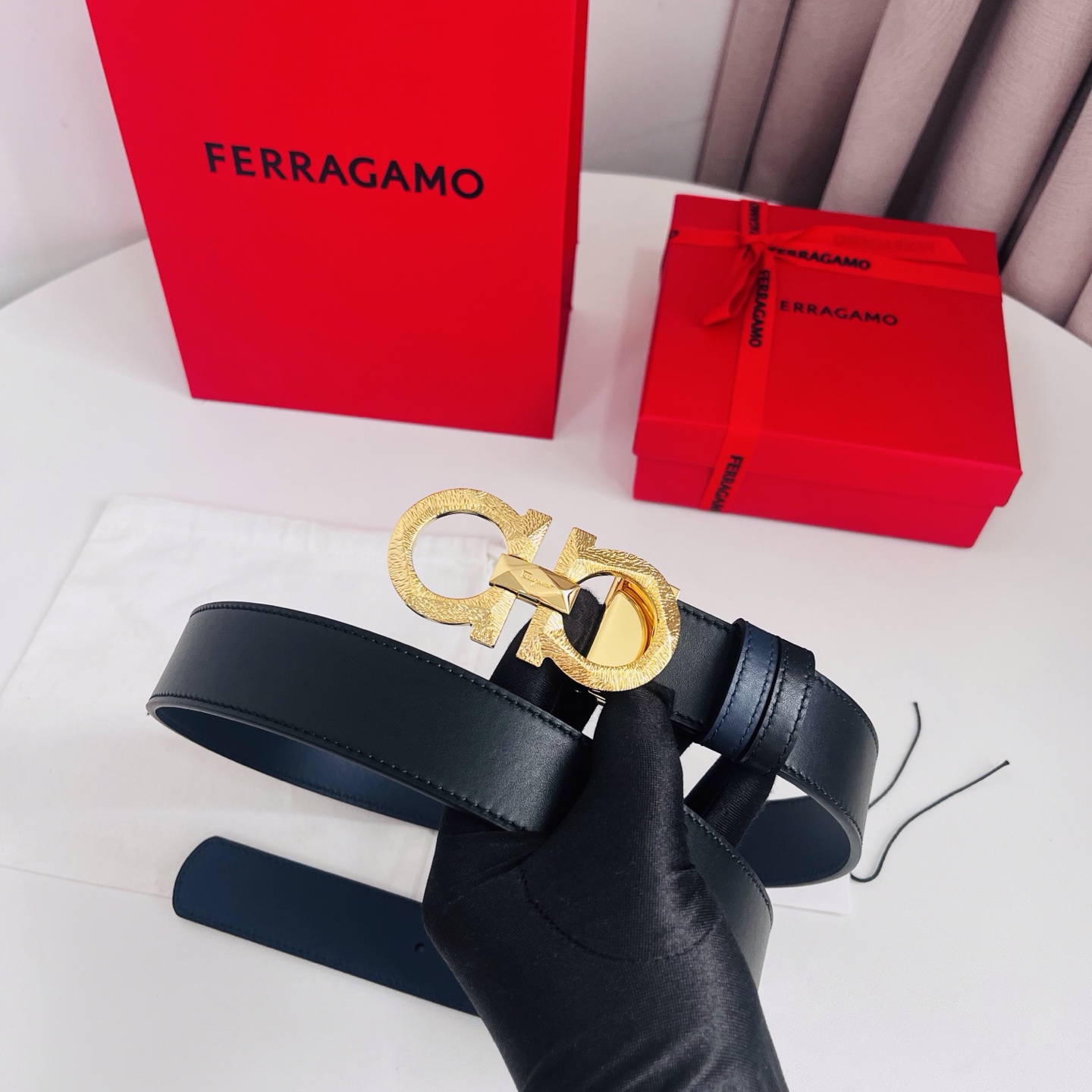 Ferragamo，菲拉格慕 ，宽度3.5cm 高级定制款男士皮带 黑兰双面进口牛皮 可双面使用 自行选