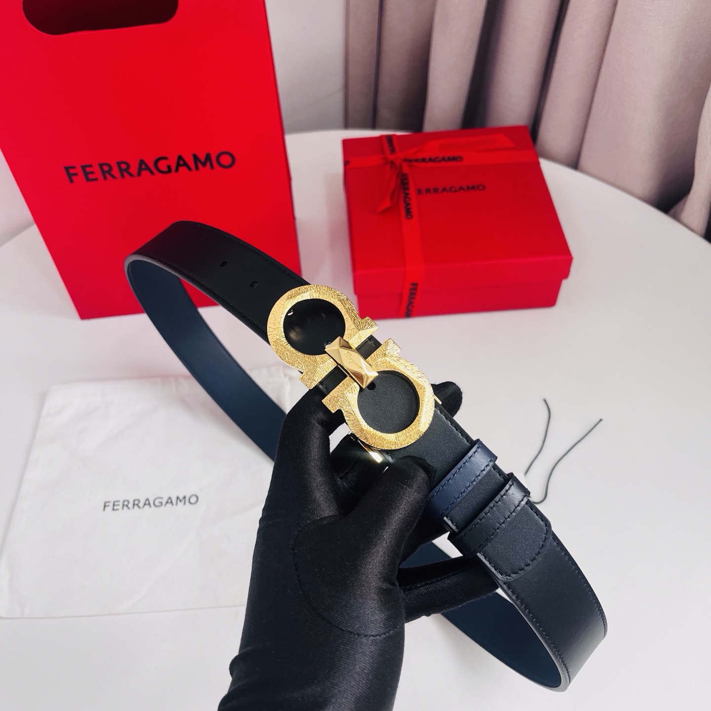 Ferragamo，菲拉格慕 ，宽度3.5cm 高级定制款男士皮带 黑兰双面进口牛皮 可双面使用 自行选