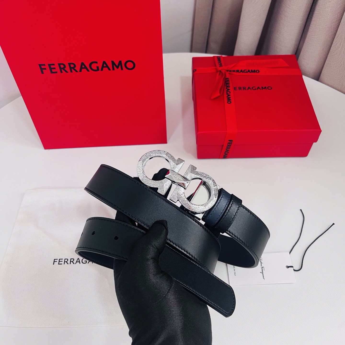 Ferragamo，菲拉格慕 ，宽度3.5cm 高级定制款男士皮带 黑兰双面进口牛皮 可双面使用 自行选
