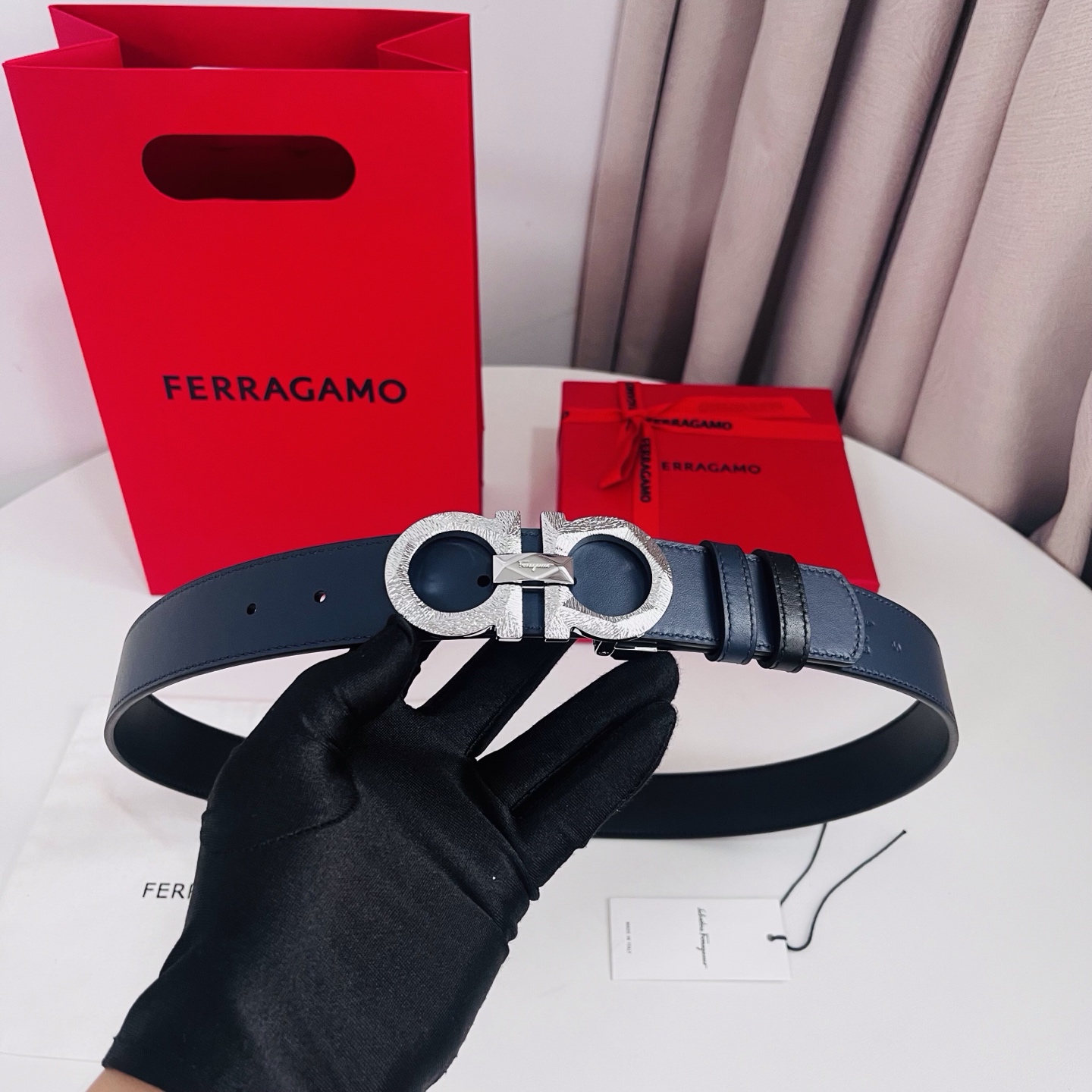 Ferragamo，菲拉格慕 ，宽度3.5cm 高级定制款男士皮带 黑兰双面进口牛皮 可双面使用 自行选