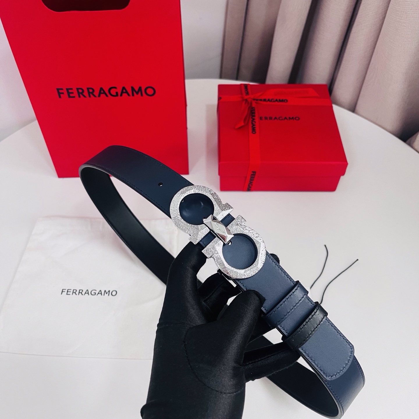 Ferragamo，菲拉格慕 ，宽度3.5cm 高级定制款男士皮带 黑兰双面进口牛皮 可双面使用 自行选