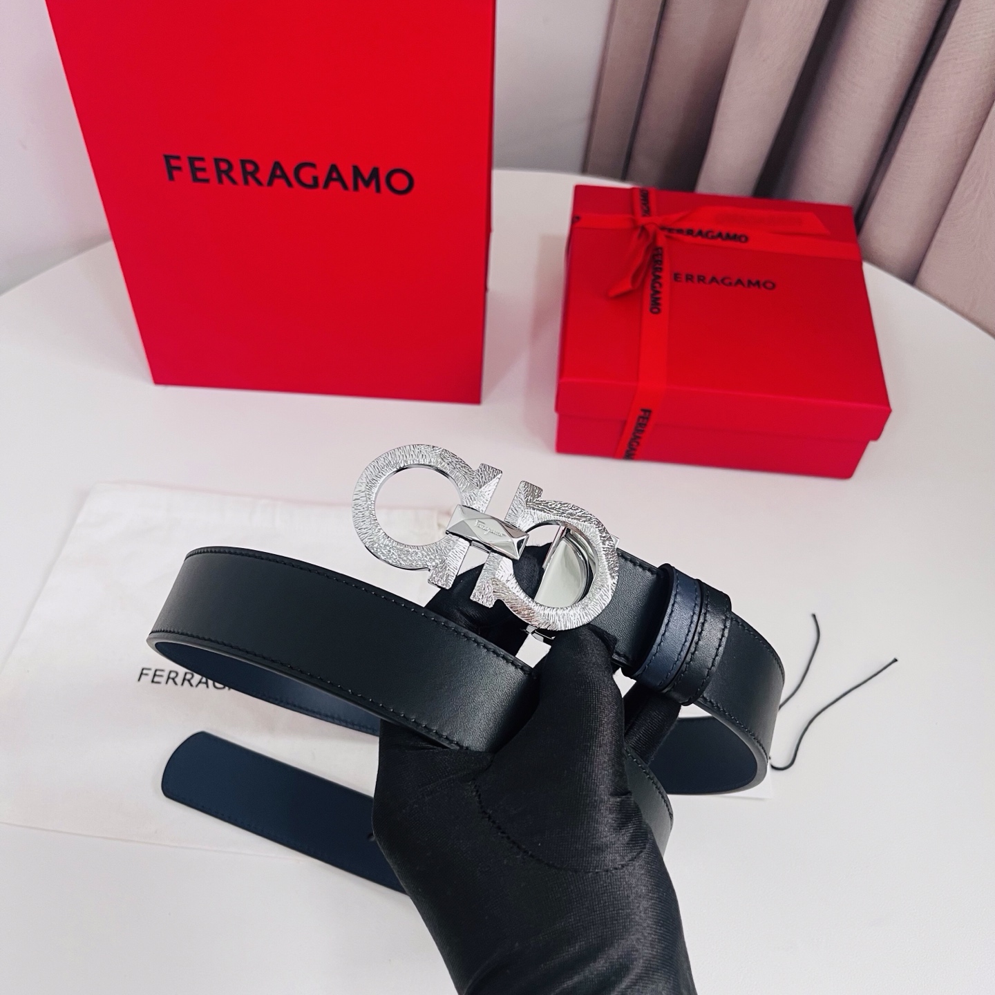 Ferragamo，菲拉格慕 ，宽度3.5cm 高级定制款男士皮带 黑兰双面进口牛皮 可双面使用 自行选