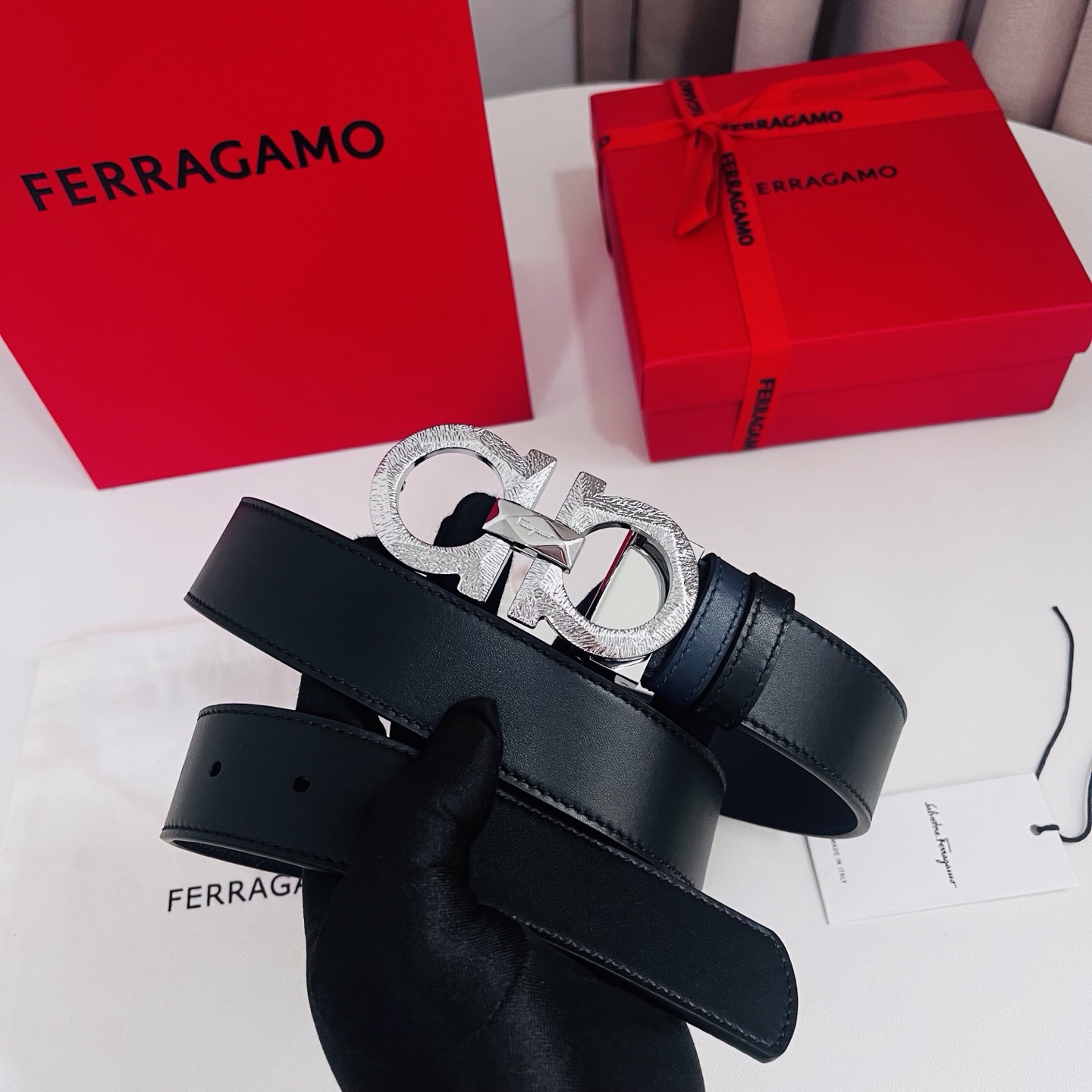 Ferragamo，菲拉格慕 ，宽度3.5cm 高级定制款男士皮带 黑兰双面进口牛皮 可双面使用 自行选