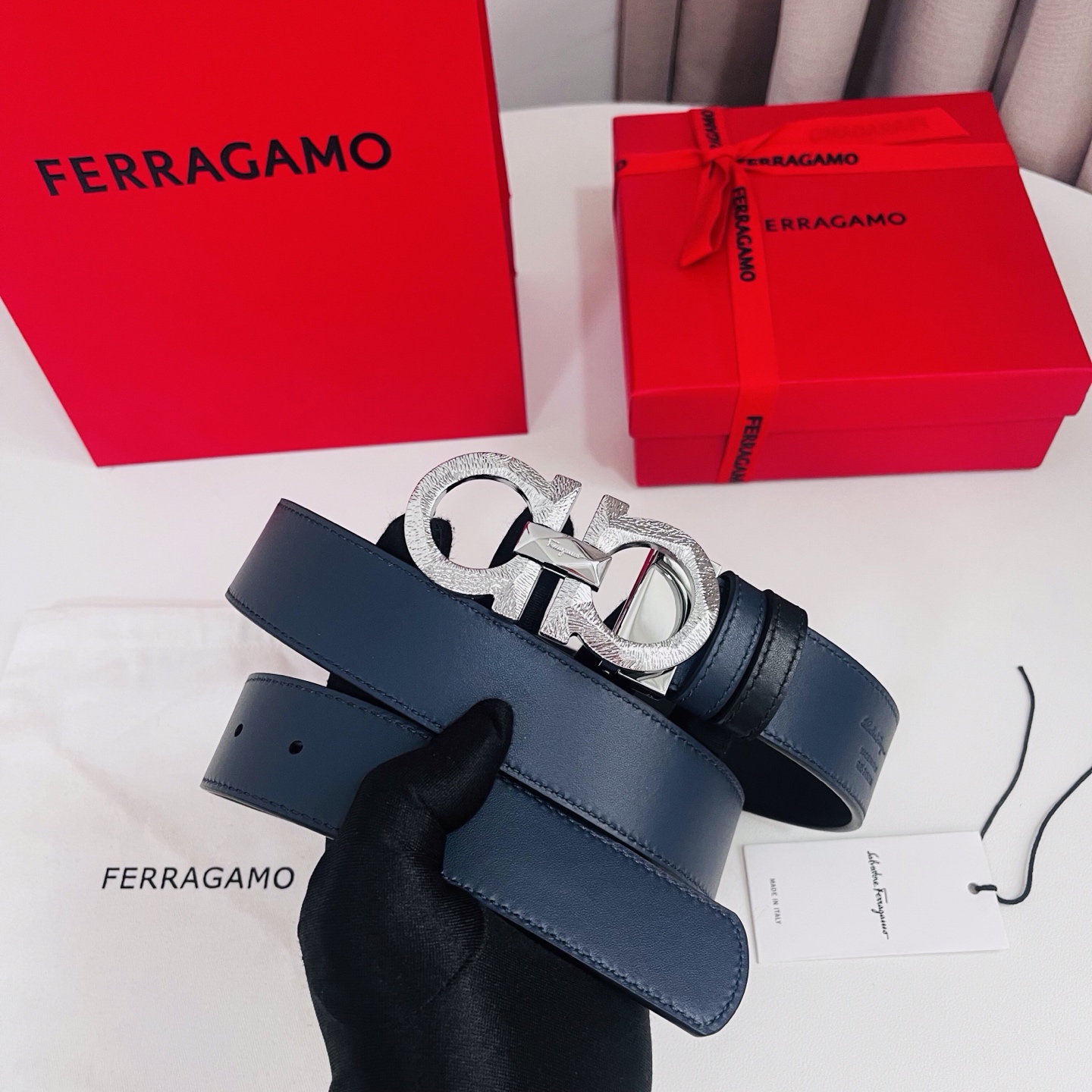 Ferragamo，菲拉格慕 ，宽度3.5cm 高级定制款男士皮带 黑兰双面进口牛皮 可双面使用 自行选