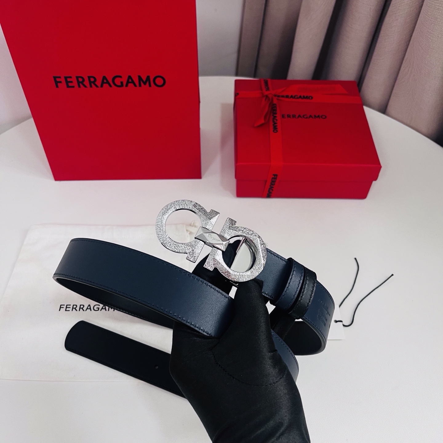 Ferragamo，菲拉格慕 ，宽度3.5cm 高级定制款男士皮带 黑兰双面进口牛皮 可双面使用 自行选