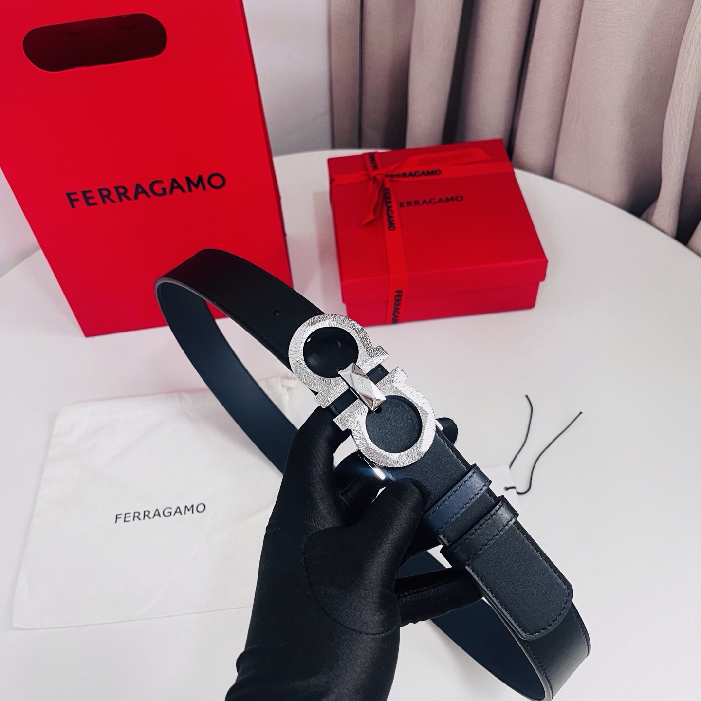 Ferragamo，菲拉格慕 ，宽度3.5cm 高级定制款男士皮带 黑兰双面进口牛皮 可双面使用 自行选