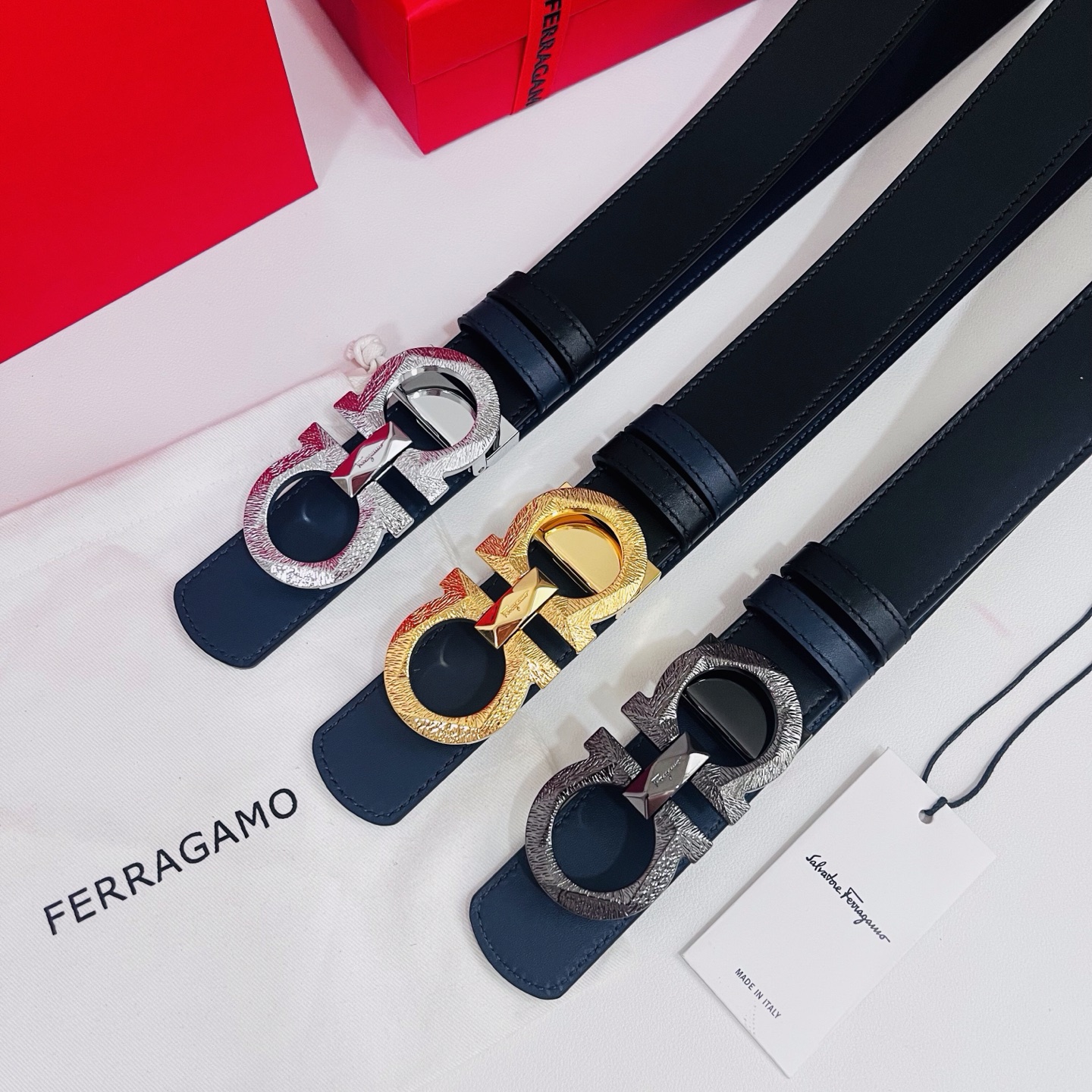 Ferragamo，菲拉格慕 ，宽度3.5cm 高级定制款男士皮带 黑兰双面进口牛皮 可双面使用 自行选