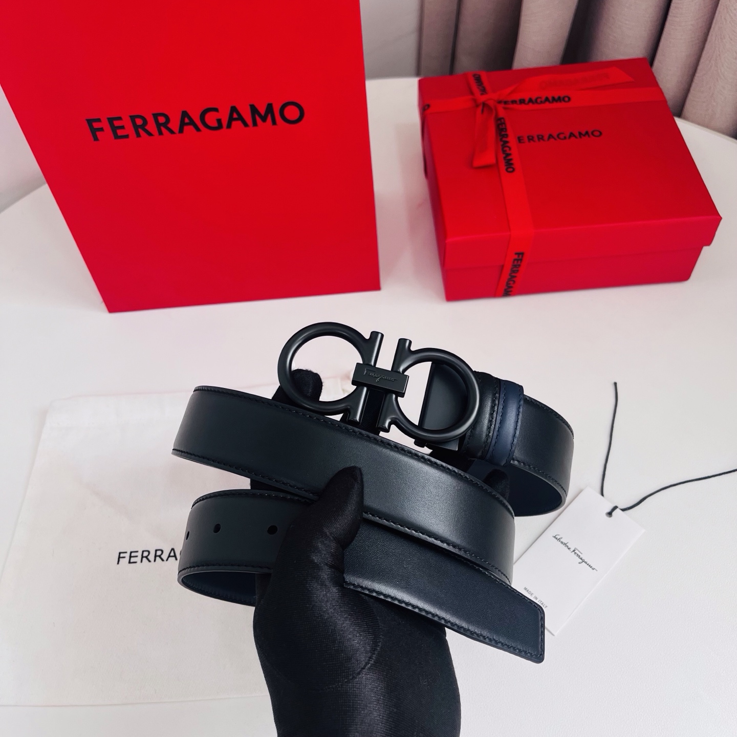 Ferragamo，菲拉格慕 ，宽度3.5cm 高级定制款男士皮带 黑兰双面进口牛皮 可双面使用 自行选