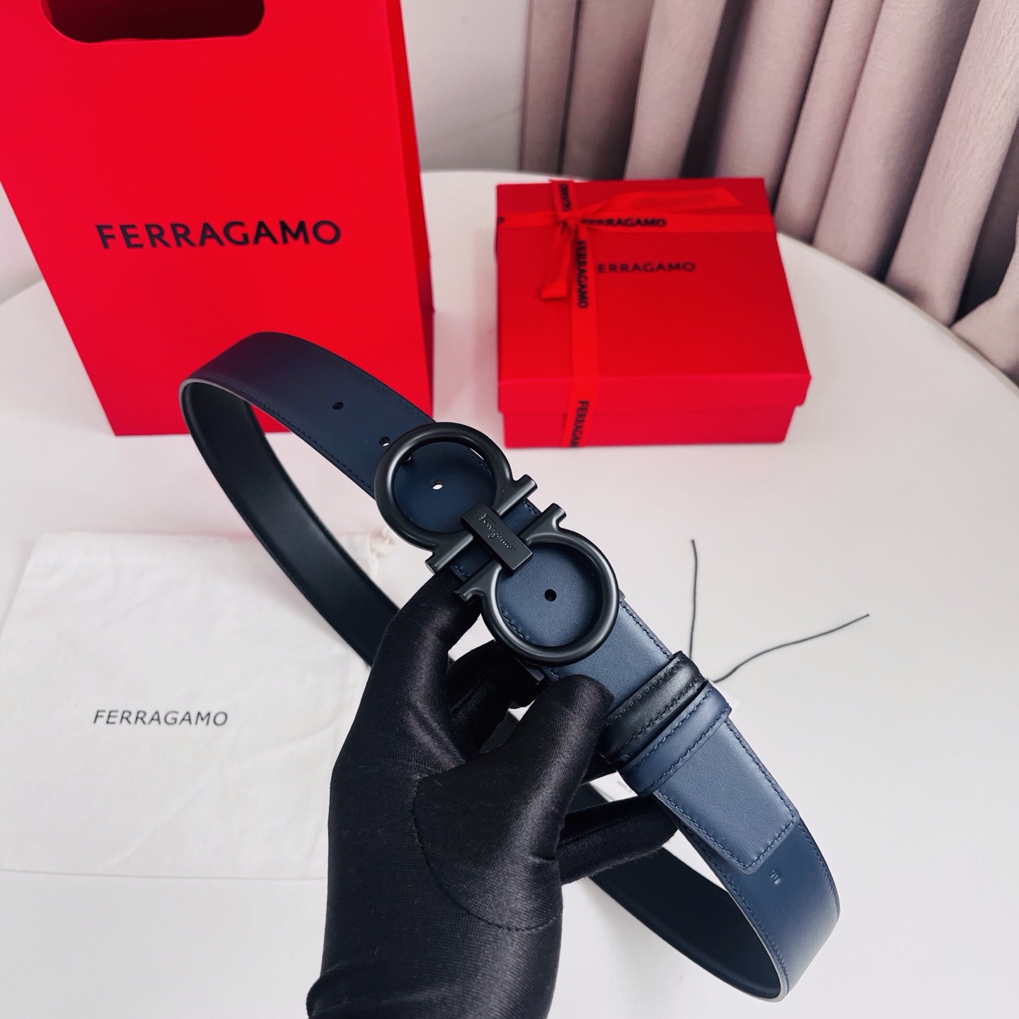 Ferragamo，菲拉格慕 ，宽度3.5cm 高级定制款男士皮带 黑兰双面进口牛皮 可双面使用 自行选
