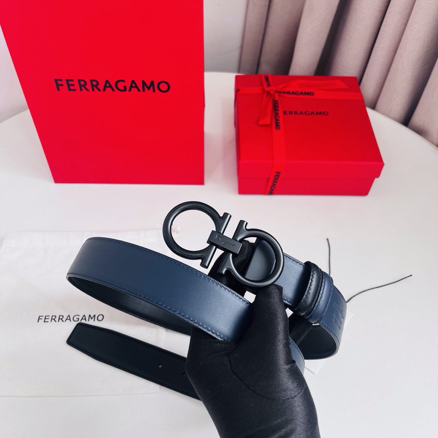 Ferragamo，菲拉格慕 ，宽度3.5cm 高级定制款男士皮带 黑兰双面进口牛皮 可双面使用 自行选