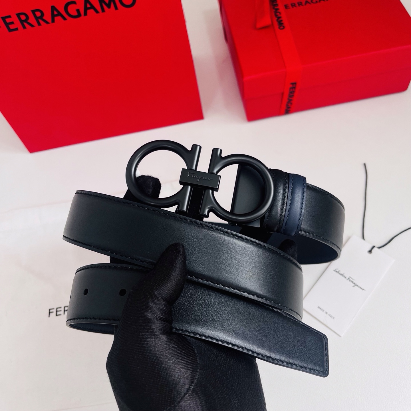 Ferragamo，菲拉格慕 ，宽度3.5cm 高级定制款男士皮带 黑兰双面进口牛皮 可双面使用 自行选
