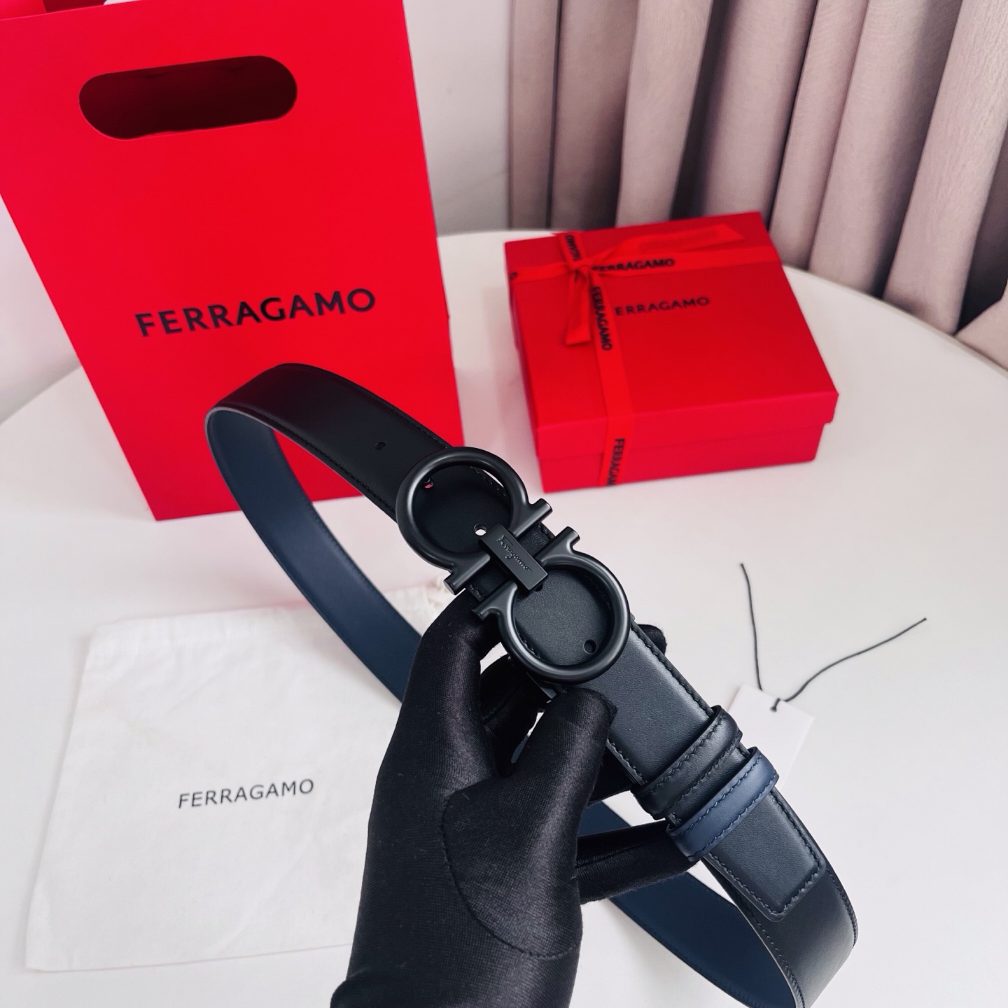 Ferragamo，菲拉格慕 ，宽度3.5cm 高级定制款男士皮带 黑兰双面进口牛皮 可双面使用 自行选