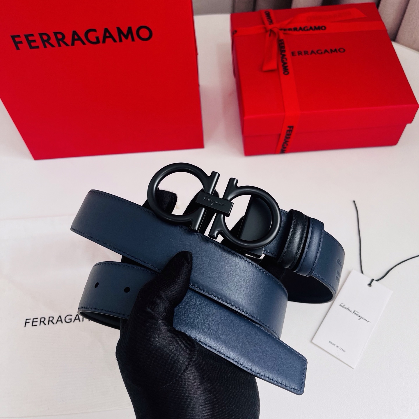 Ferragamo，菲拉格慕 ，宽度3.5cm 高级定制款男士皮带 黑兰双面进口牛皮 可双面使用 自行选