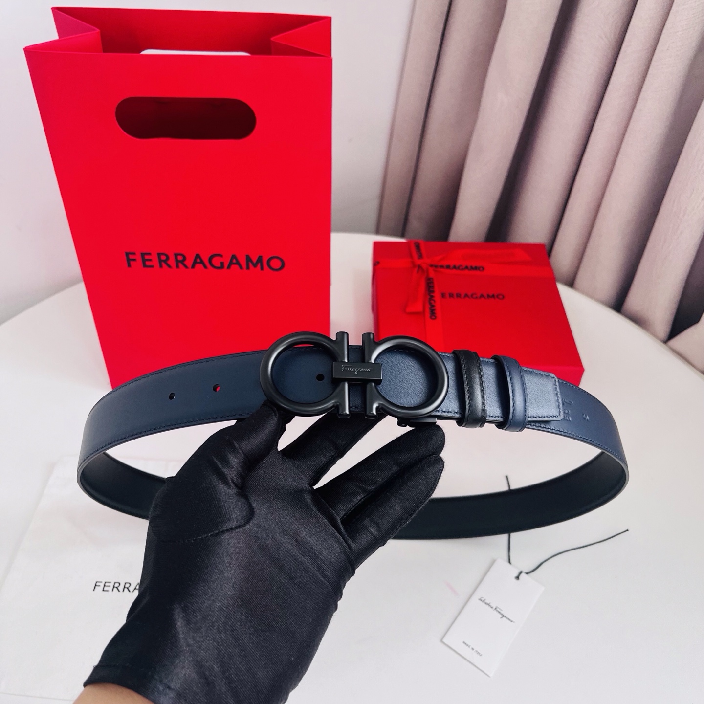 Ferragamo，菲拉格慕 ，宽度3.5cm 高级定制款男士皮带 黑兰双面进口牛皮 可双面使用 自行选