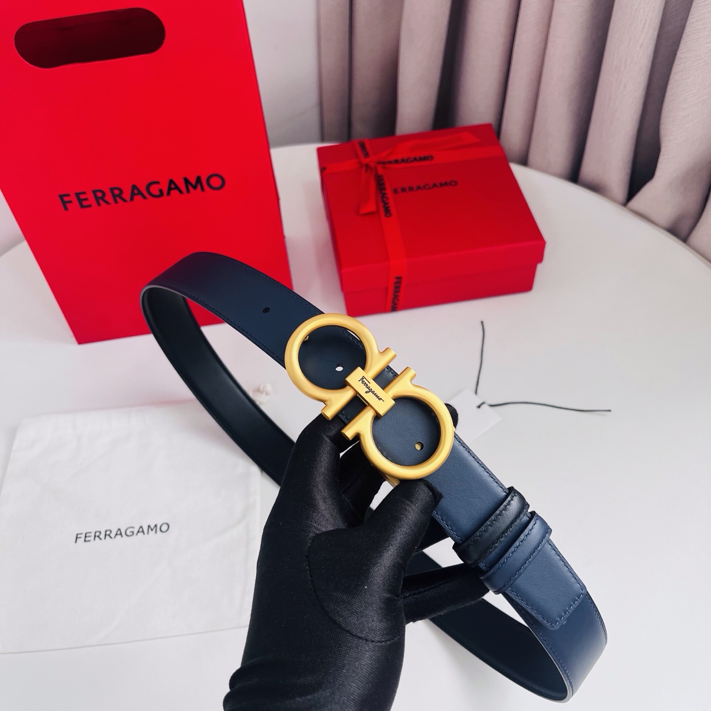 Ferragamo，菲拉格慕 ，宽度3.5cm 高级定制款男士皮带 黑兰双面进口牛皮 可双面使用 自行选