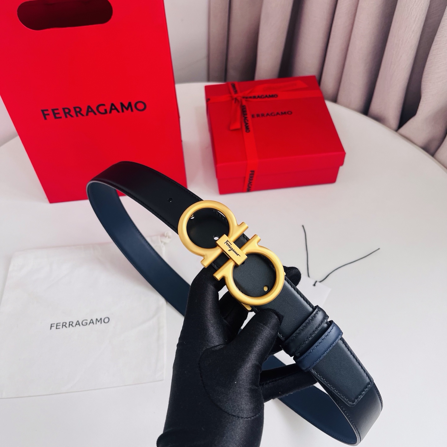 Ferragamo，菲拉格慕 ，宽度3.5cm 高级定制款男士皮带 黑兰双面进口牛皮 可双面使用 自行选