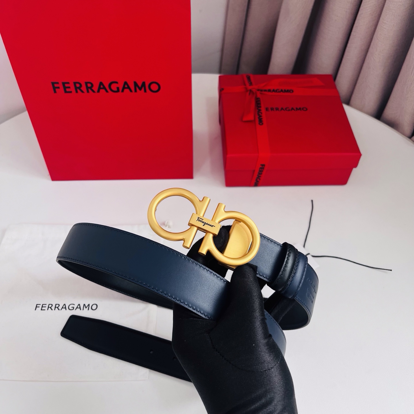 Ferragamo，菲拉格慕 ，宽度3.5cm 高级定制款男士皮带 黑兰双面进口牛皮 可双面使用 自行选