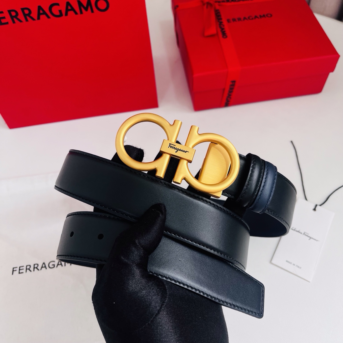 Ferragamo，菲拉格慕 ，宽度3.5cm 高级定制款男士皮带 黑兰双面进口牛皮 可双面使用 自行选