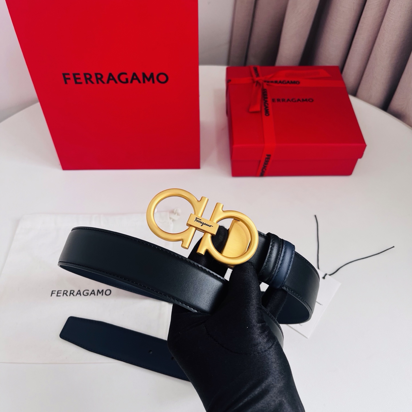 Ferragamo，菲拉格慕 ，宽度3.5cm 高级定制款男士皮带 黑兰双面进口牛皮 可双面使用 自行选