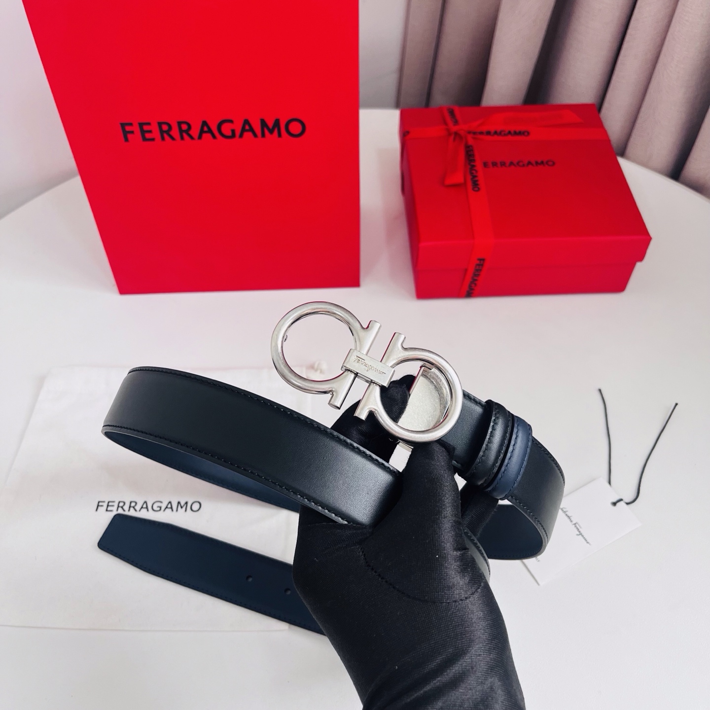 Ferragamo，菲拉格慕 ，宽度3.5cm 高级定制款男士皮带 黑兰双面进口牛皮 可双面使用 自行选