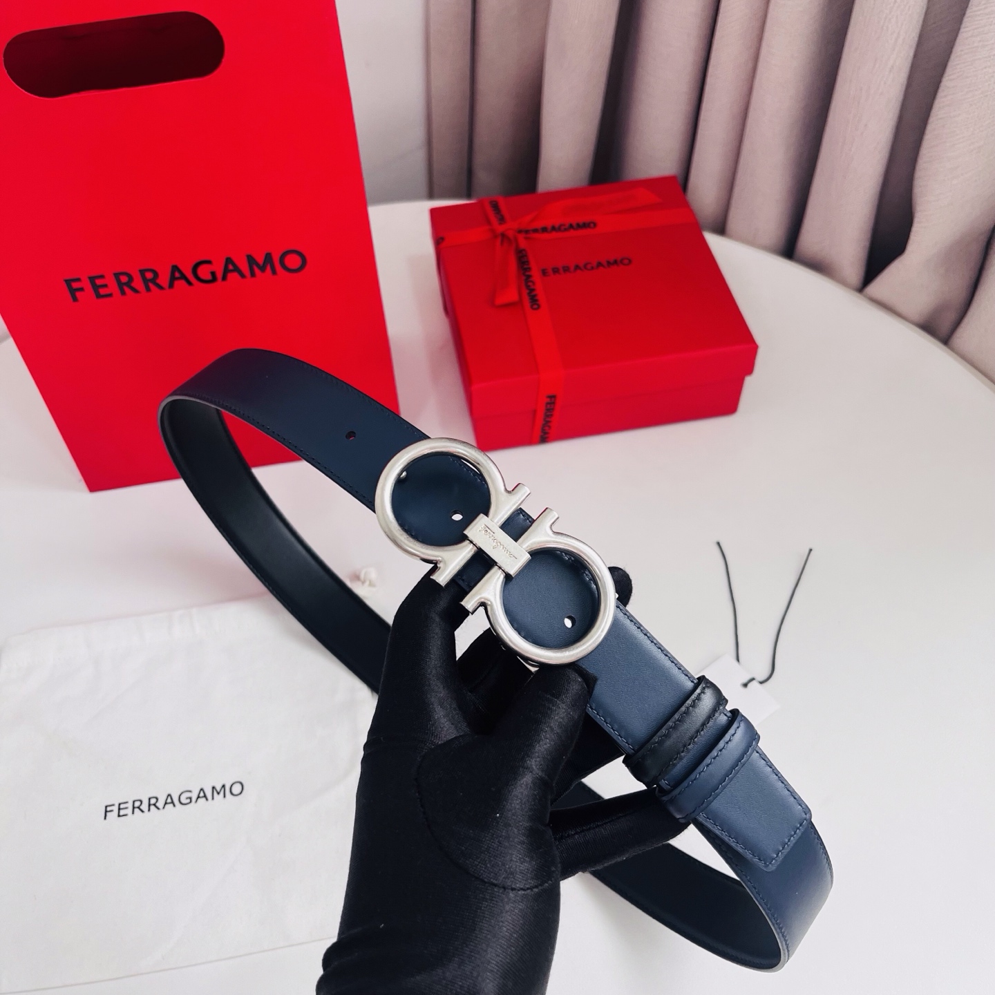 Ferragamo，菲拉格慕 ，宽度3.5cm 高级定制款男士皮带 黑兰双面进口牛皮 可双面使用 自行选