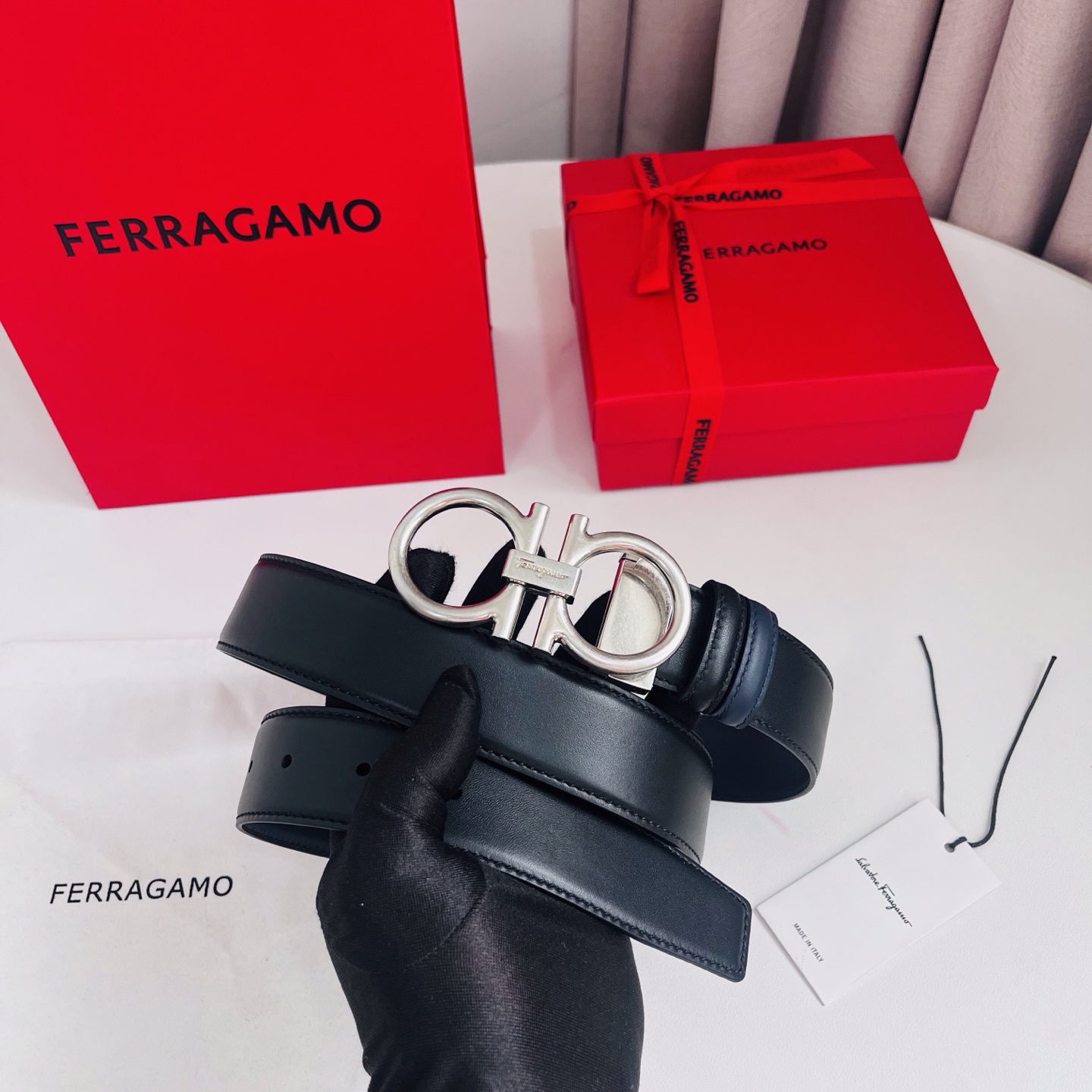 Ferragamo，菲拉格慕 ，宽度3.5cm 高级定制款男士皮带 黑兰双面进口牛皮 可双面使用 自行选