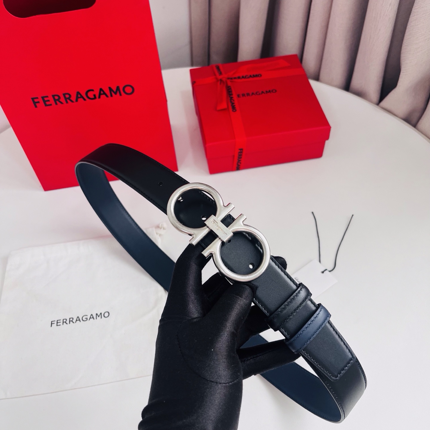 Ferragamo，菲拉格慕 ，宽度3.5cm 高级定制款男士皮带 黑兰双面进口牛皮 可双面使用 自行选