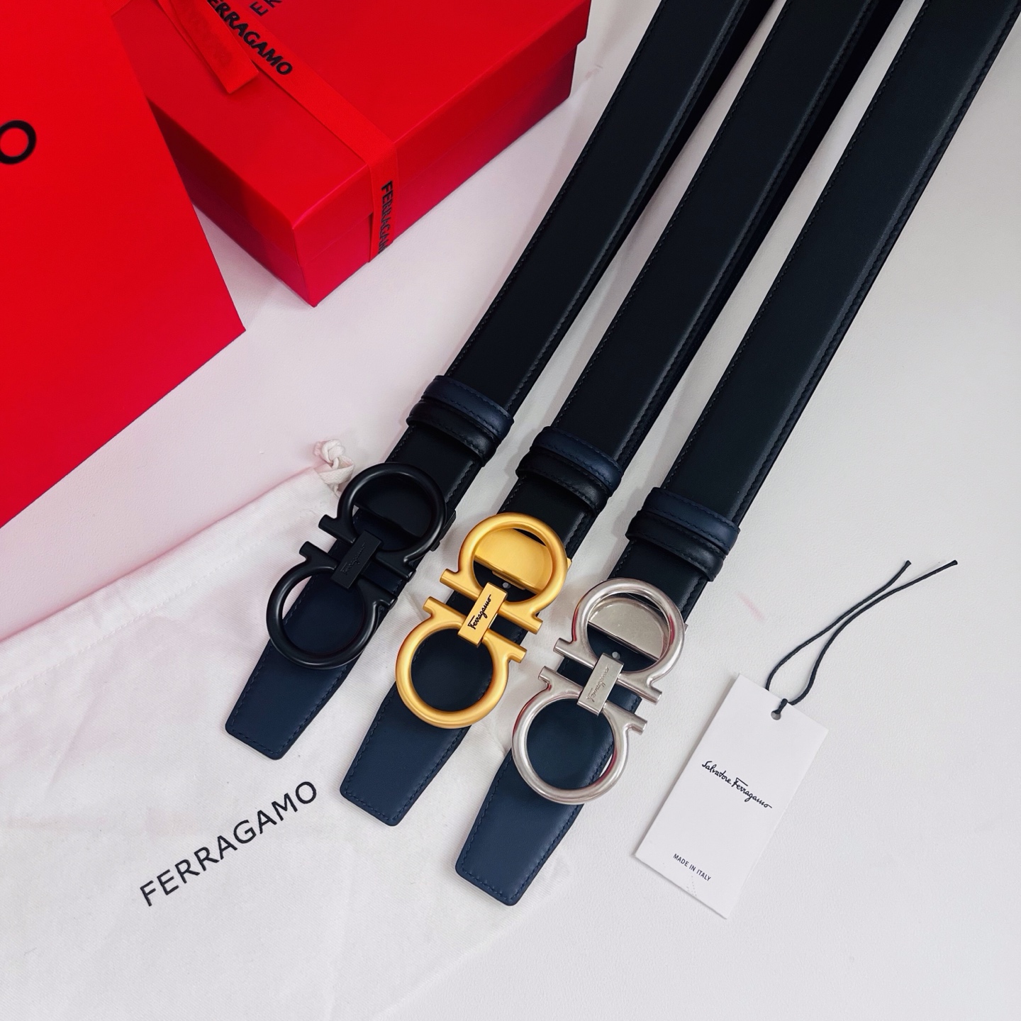 Ferragamo，菲拉格慕 ，宽度3.5cm 高级定制款男士皮带 黑兰双面进口牛皮 可双面使用 自行选