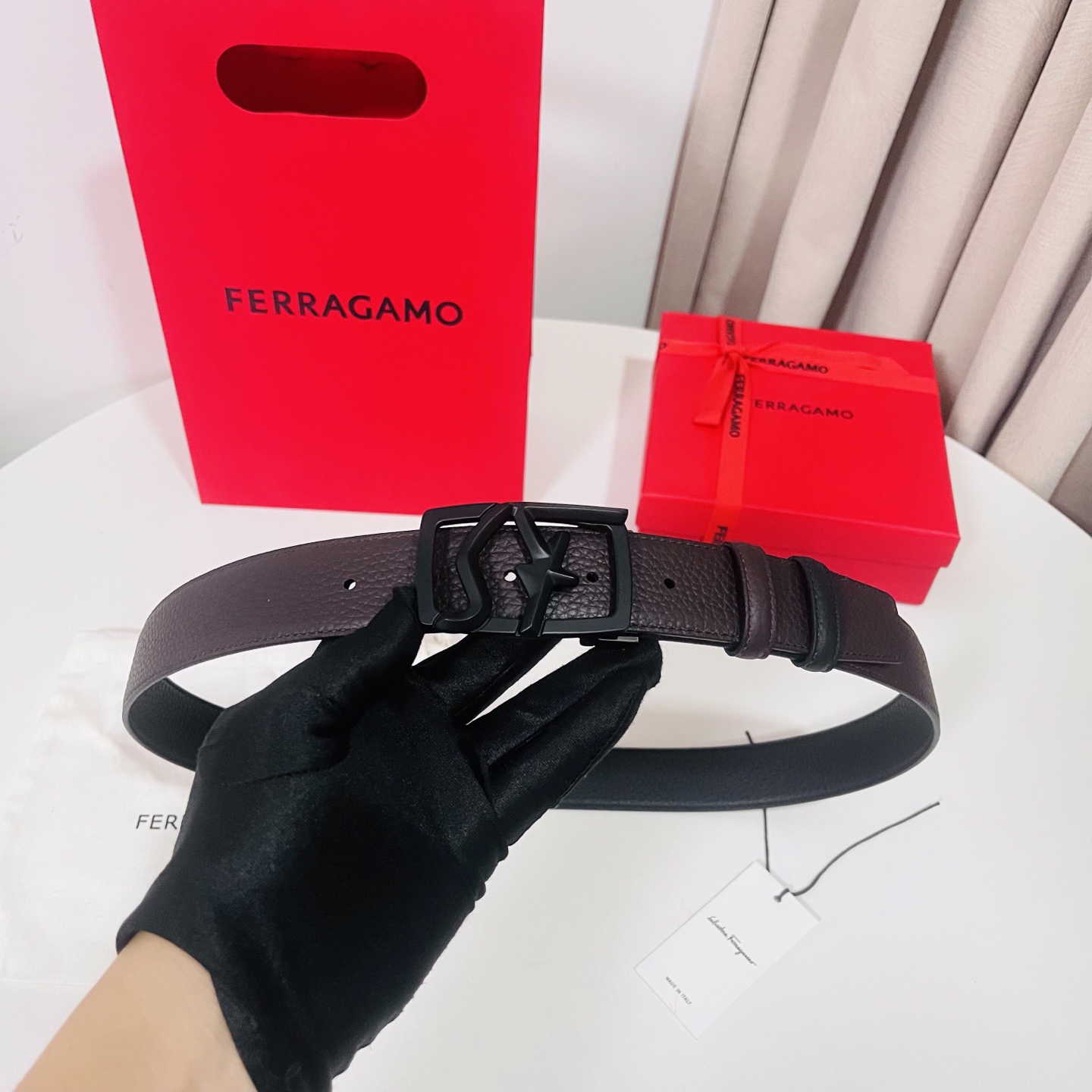 Ferragamo，菲拉格慕 ，宽度3.5cm 高级定制款男士皮带 黑咖双面进口牛皮 可双面使用 自行选