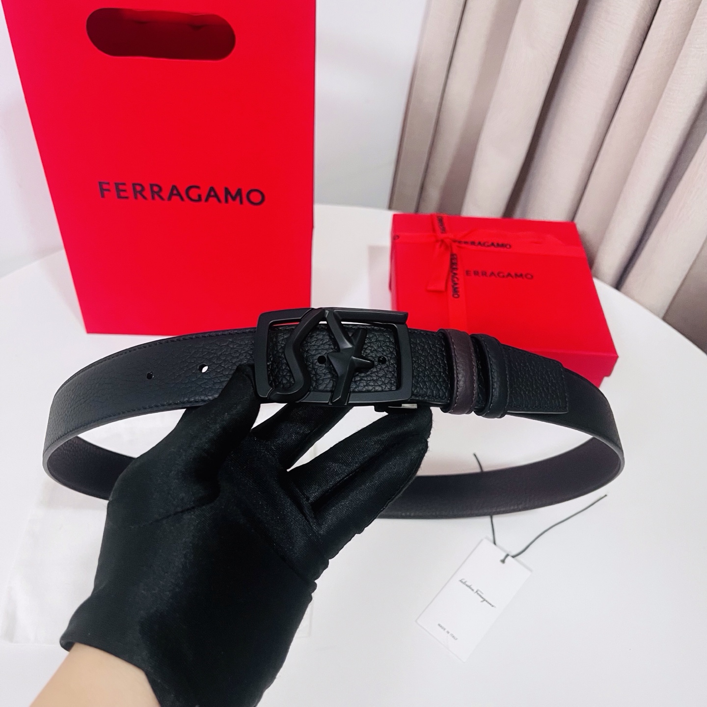 Ferragamo，菲拉格慕 ，宽度3.5cm 高级定制款男士皮带 黑咖双面进口牛皮 可双面使用 自行选