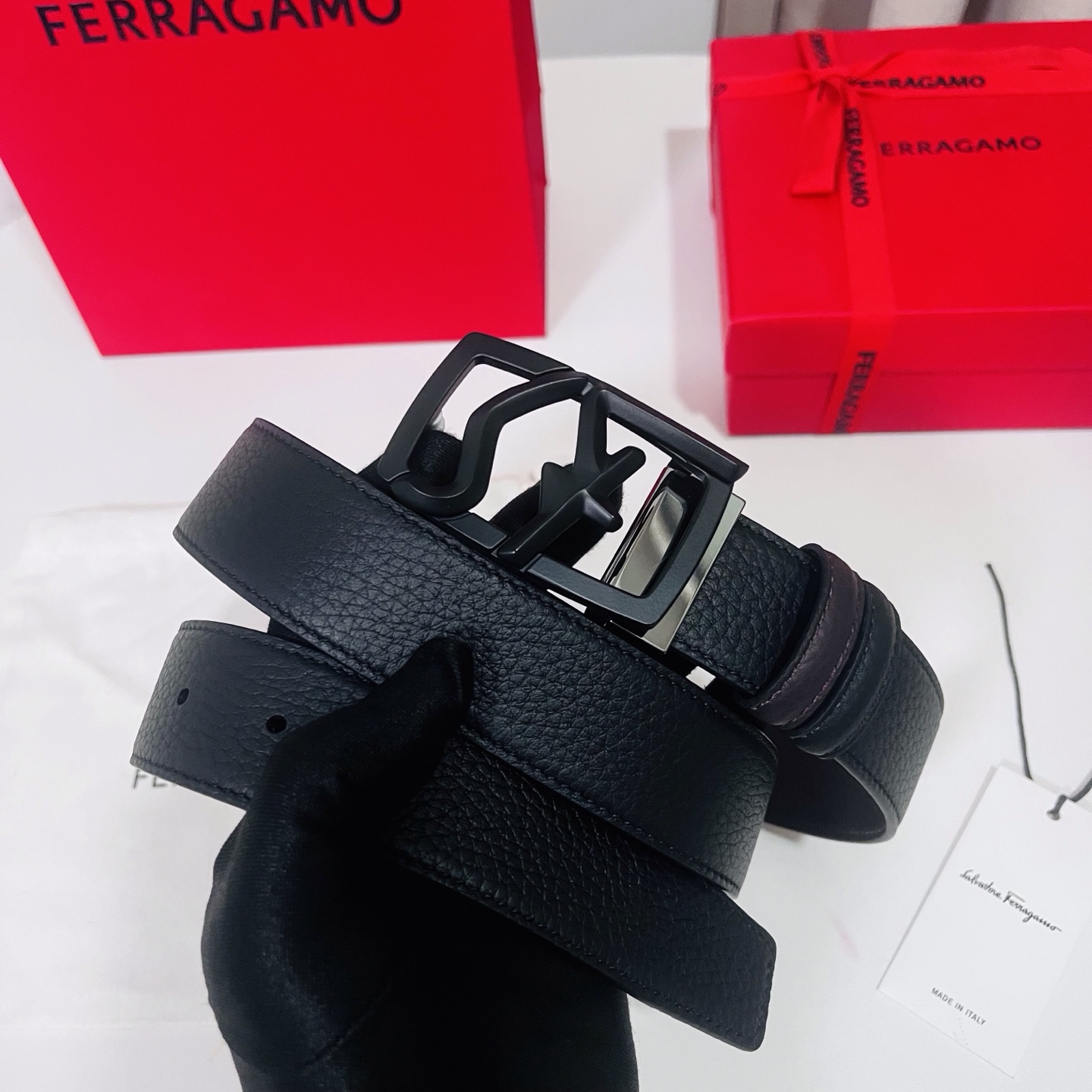 Ferragamo，菲拉格慕 ，宽度3.5cm 高级定制款男士皮带 黑咖双面进口牛皮 可双面使用 自行选