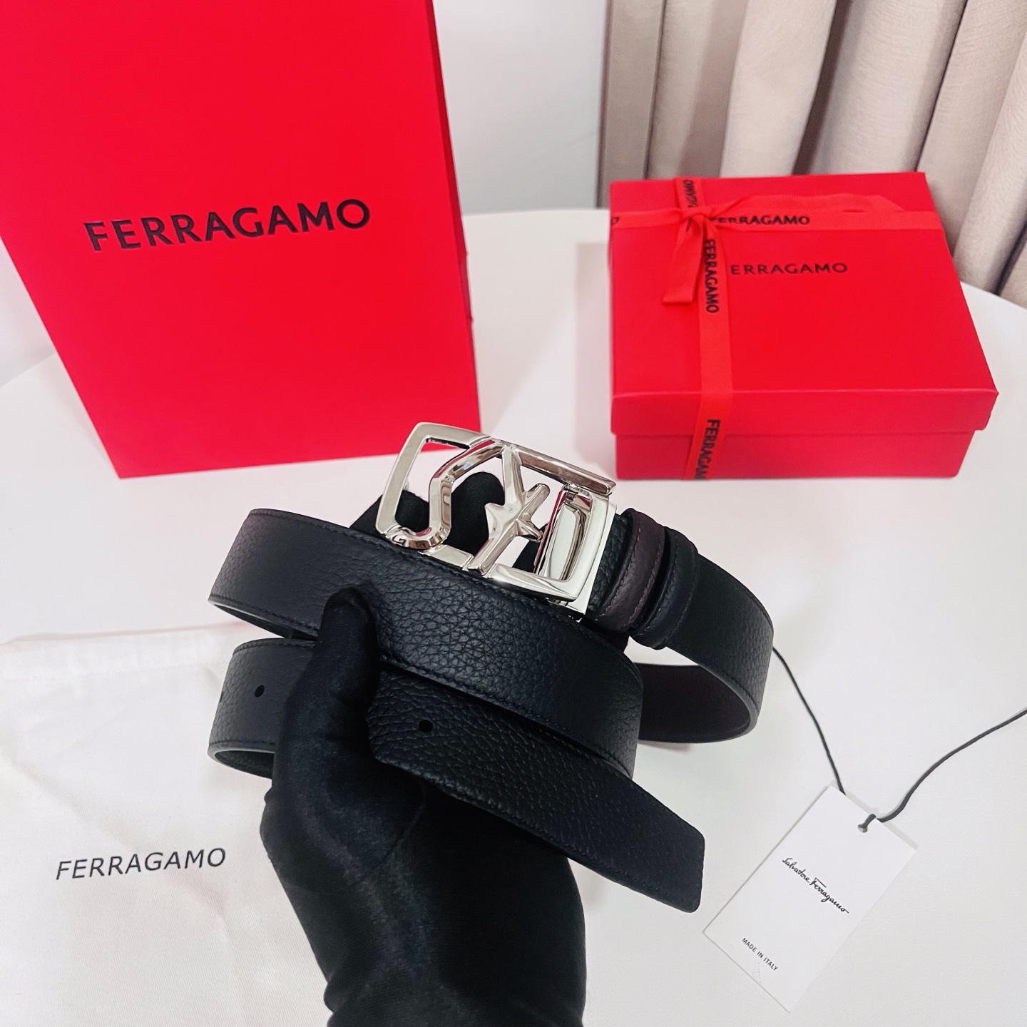 Ferragamo，菲拉格慕 ，宽度3.5cm 高级定制款男士皮带 黑咖双面进口牛皮 可双面使用 自行选