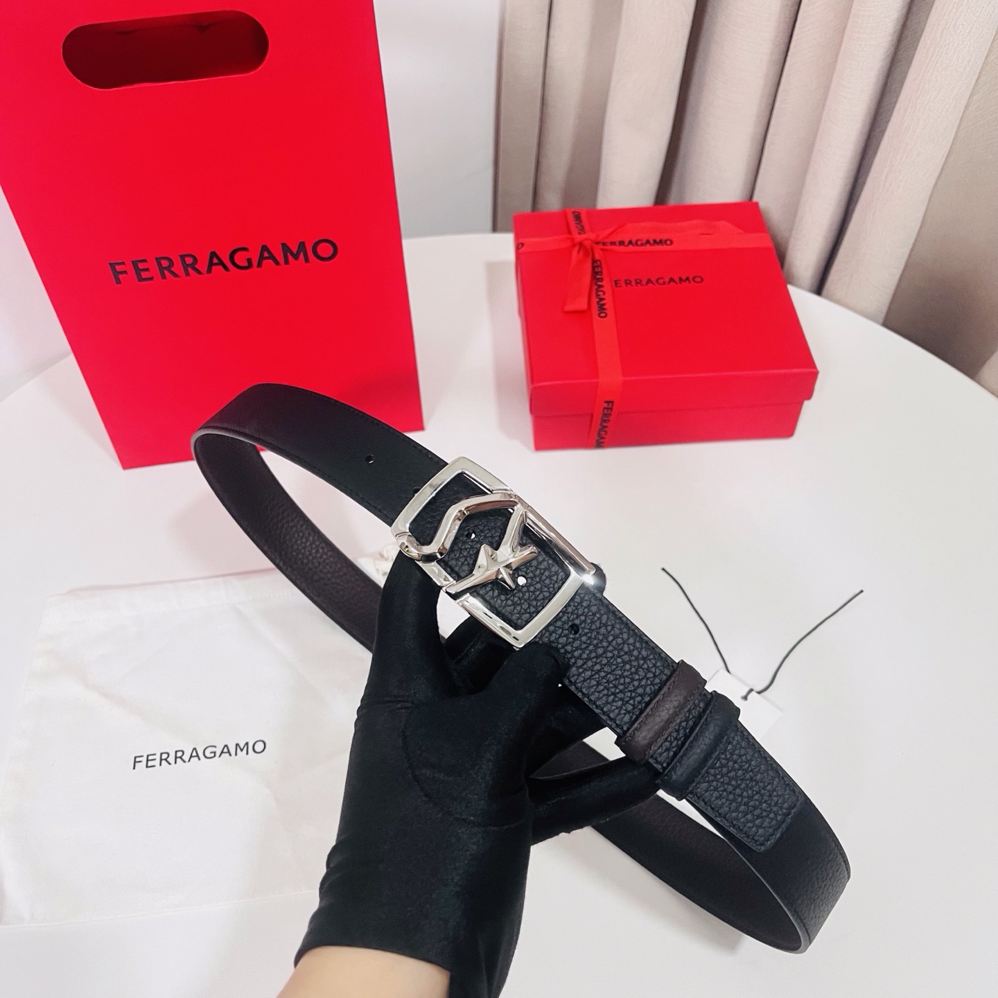 Ferragamo，菲拉格慕 ，宽度3.5cm 高级定制款男士皮带 黑咖双面进口牛皮 可双面使用 自行选