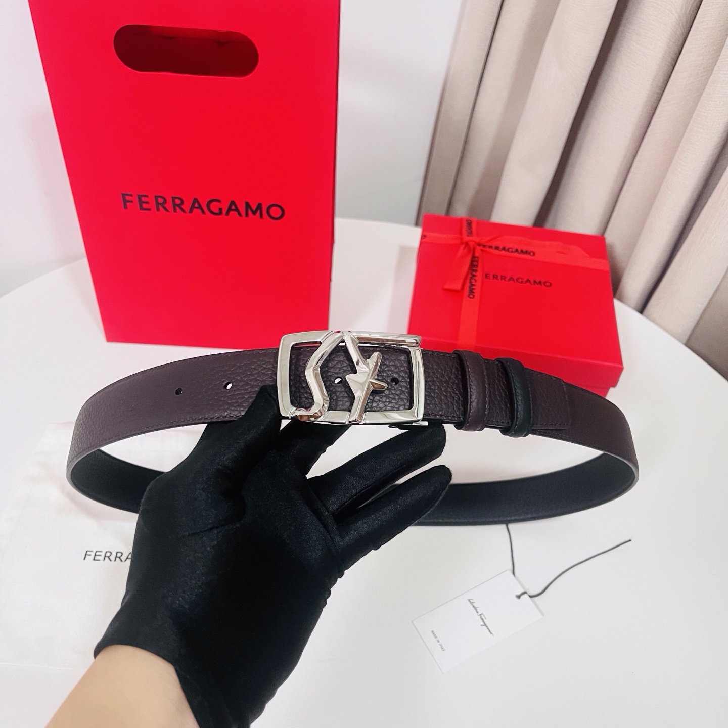 Ferragamo，菲拉格慕 ，宽度3.5cm 高级定制款男士皮带 黑咖双面进口牛皮 可双面使用 自行选