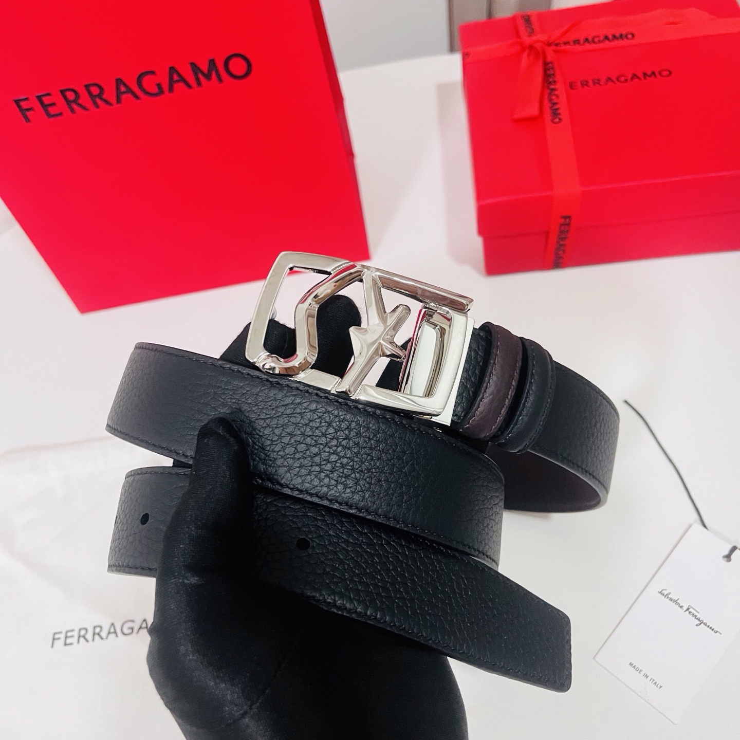Ferragamo，菲拉格慕 ，宽度3.5cm 高级定制款男士皮带 黑咖双面进口牛皮 可双面使用 自行选