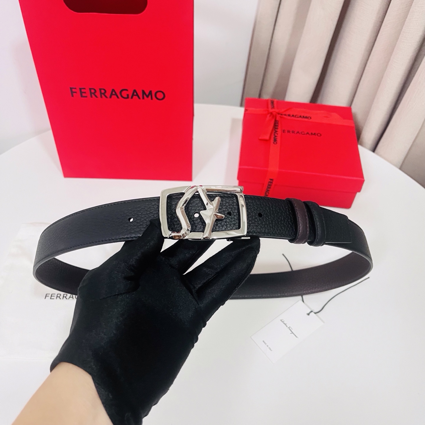 Ferragamo，菲拉格慕 ，宽度3.5cm 高级定制款男士皮带 黑咖双面进口牛皮 可双面使用 自行选