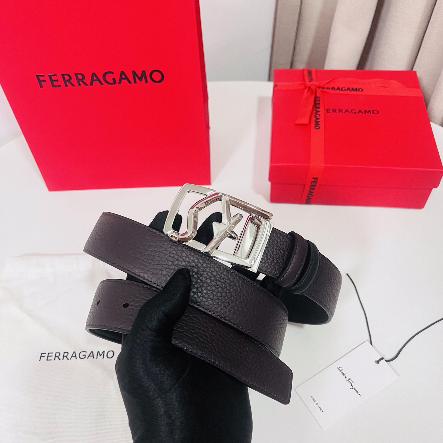 Ferragamo，菲拉格慕 ，宽度3.5cm 高级定制款男士皮带 黑咖双面进口牛皮 可双面使用 自行选